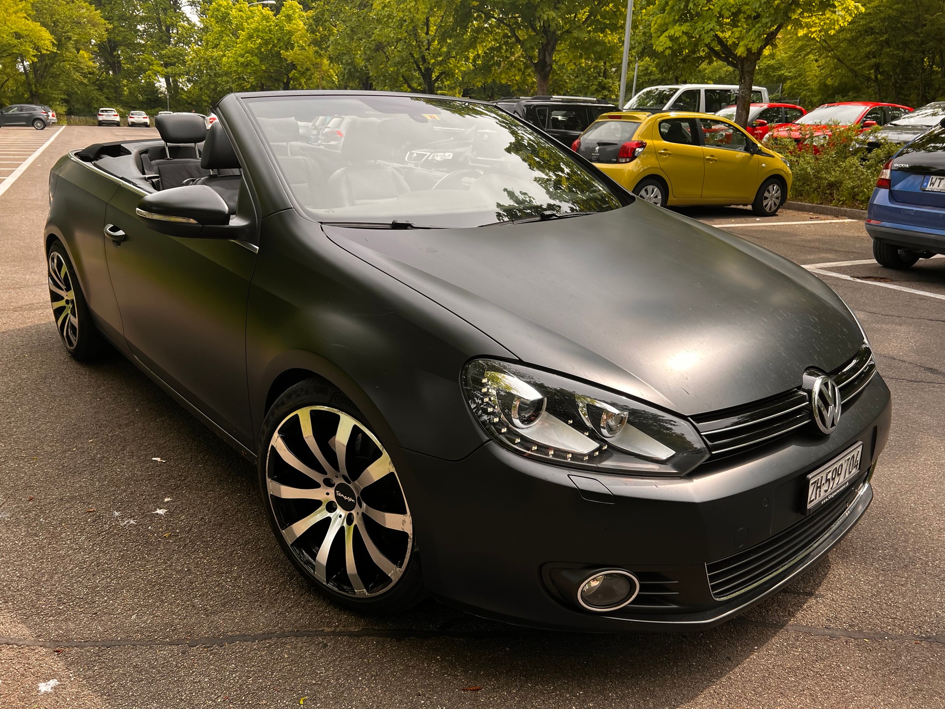 VW Golf Cabrio 2.0 TDI BMT DSG-image-2