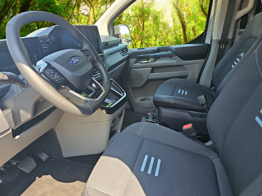 FORD Transit C Nugget 320 L1 2.0 EcoBlue 170 Active-image-4