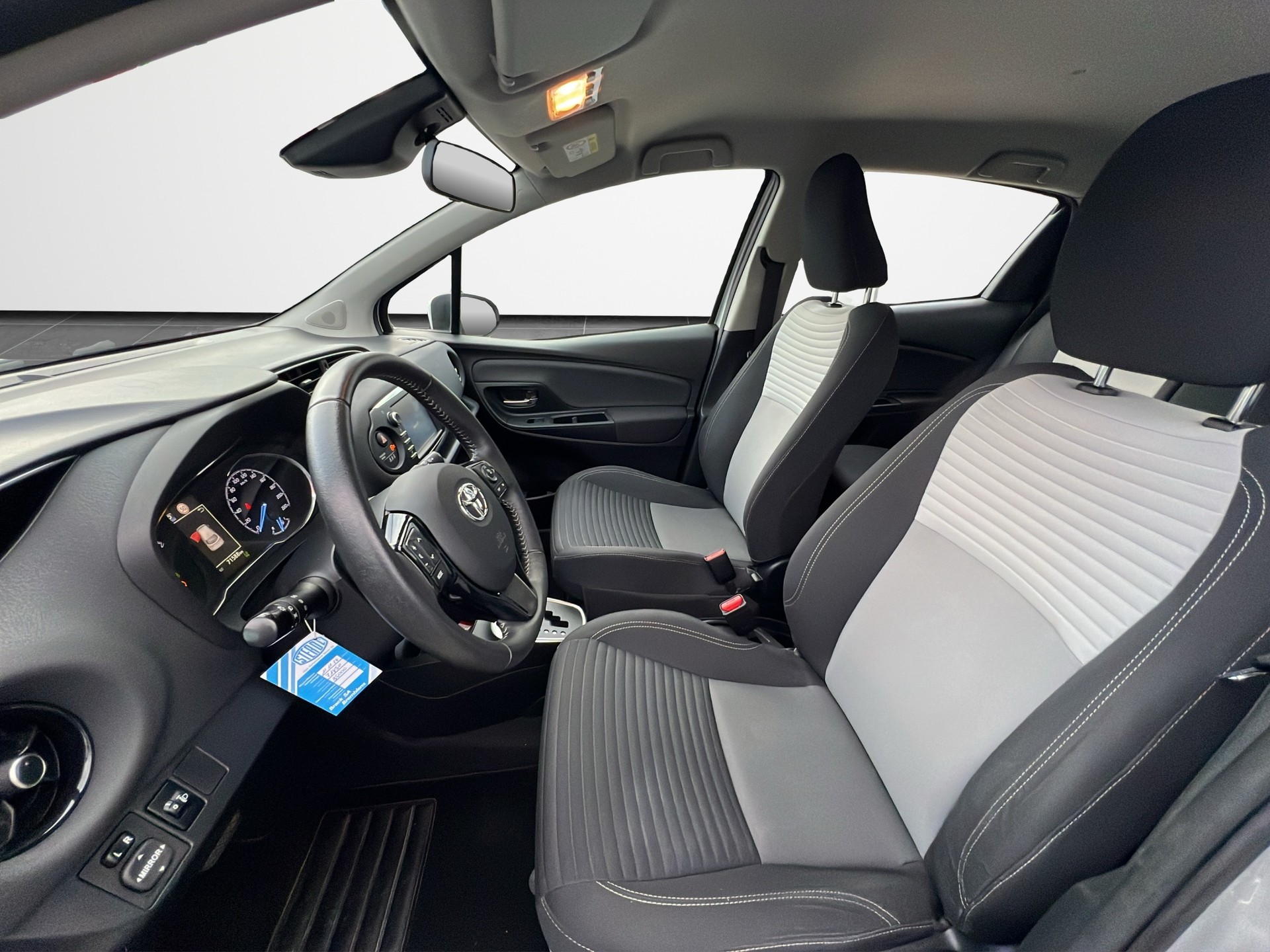 TOYOTA Yaris 1.5 VVT-i HSD Trend-image-8