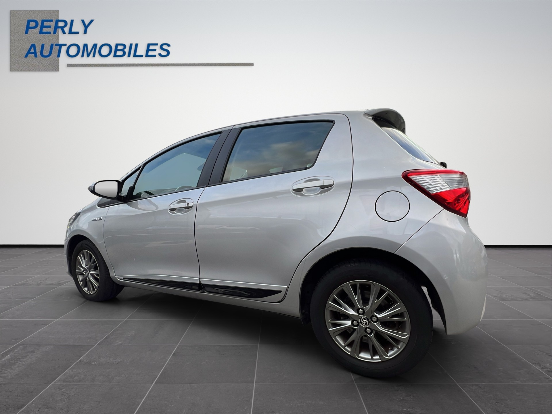 TOYOTA Yaris 1.5 VVT-i HSD Trend-showroom-element-3