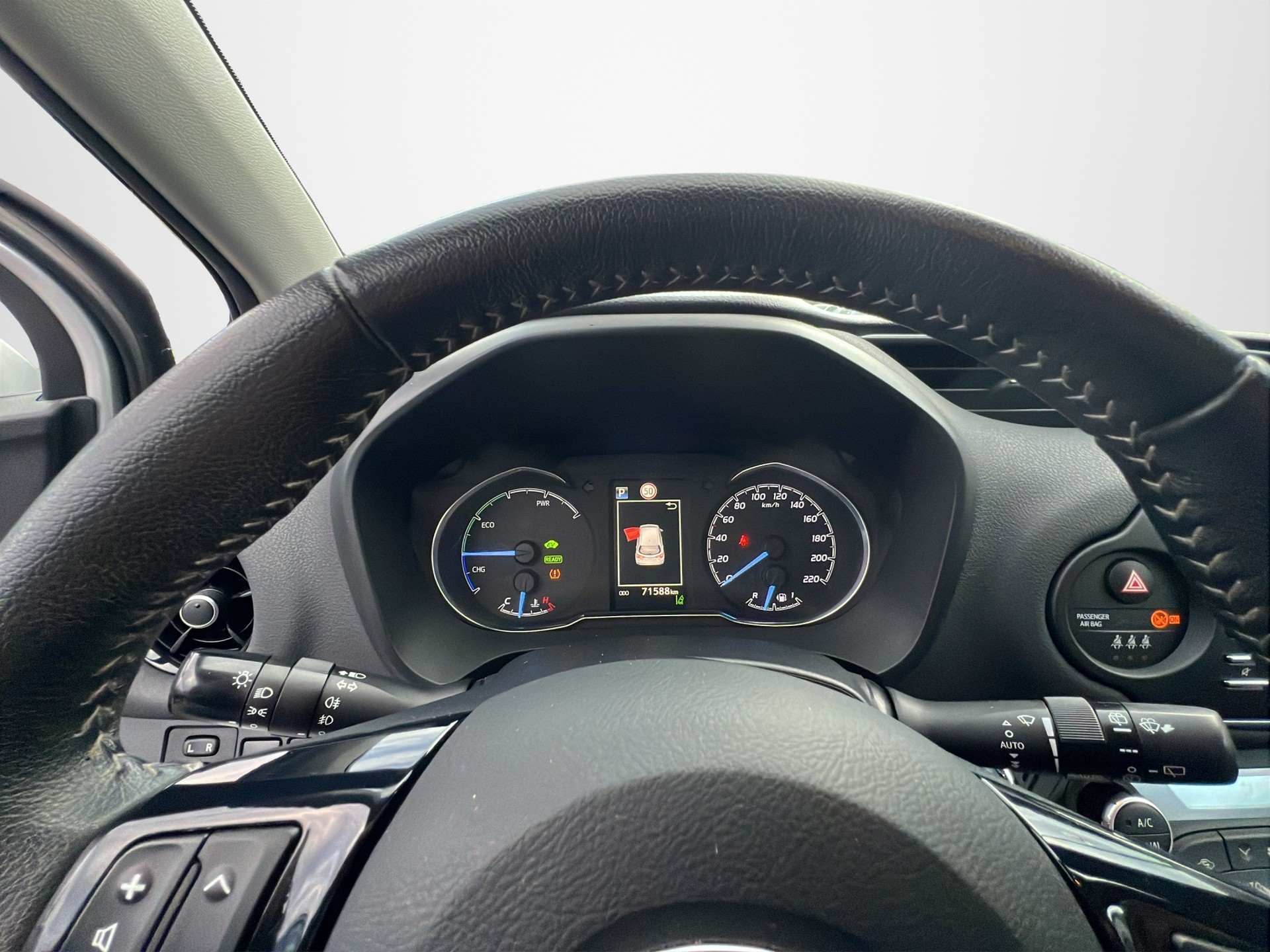 TOYOTA Yaris 1.5 VVT-i HSD Trend-image-10