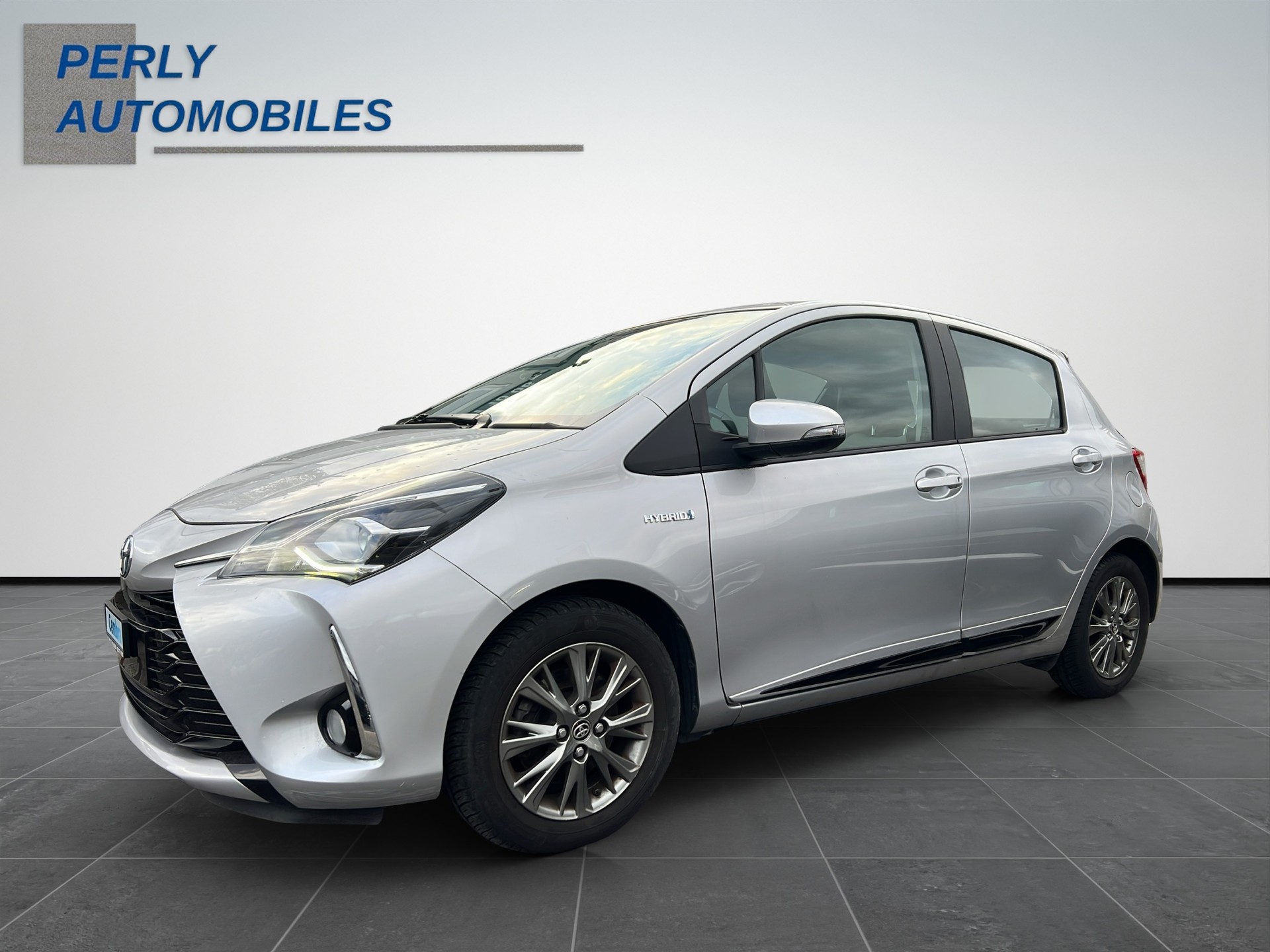 TOYOTA Yaris 1.5 VVT-i HSD Trend-showroom-element-1