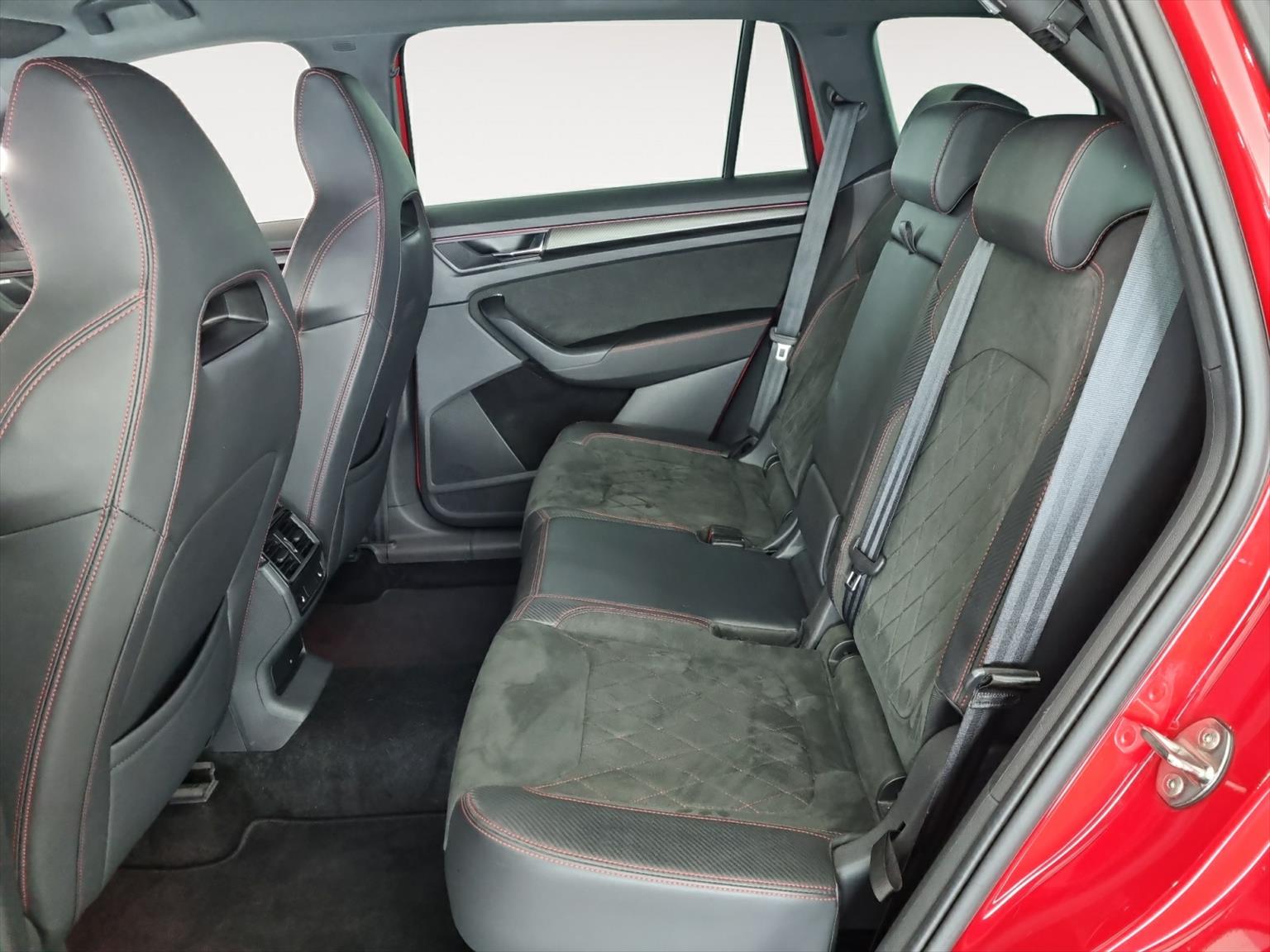 SKODA Kodiaq 2.0 TSI 4x4 RS-image-6