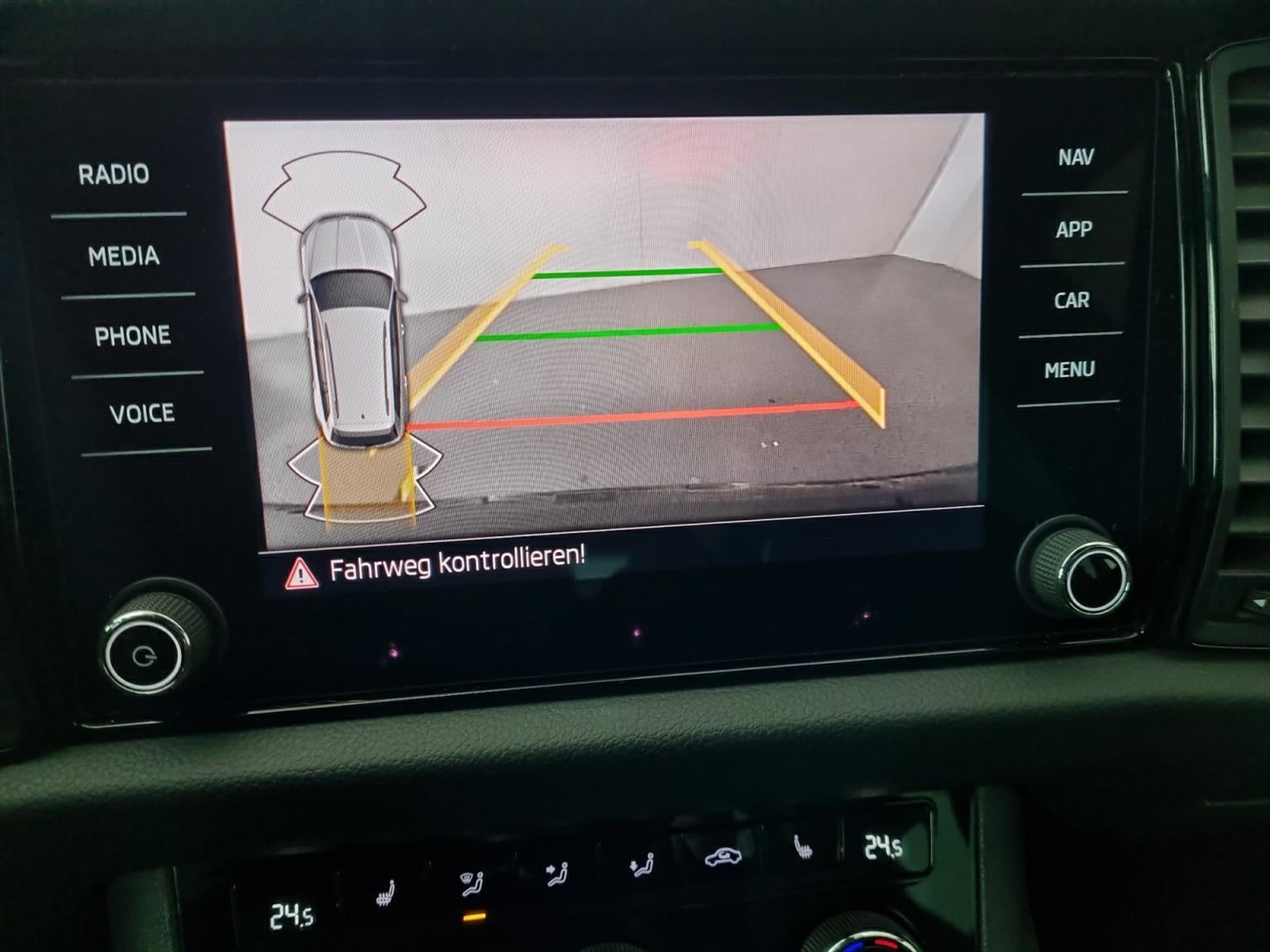 SKODA Kodiaq 2.0 TSI 4x4 RS-image-13