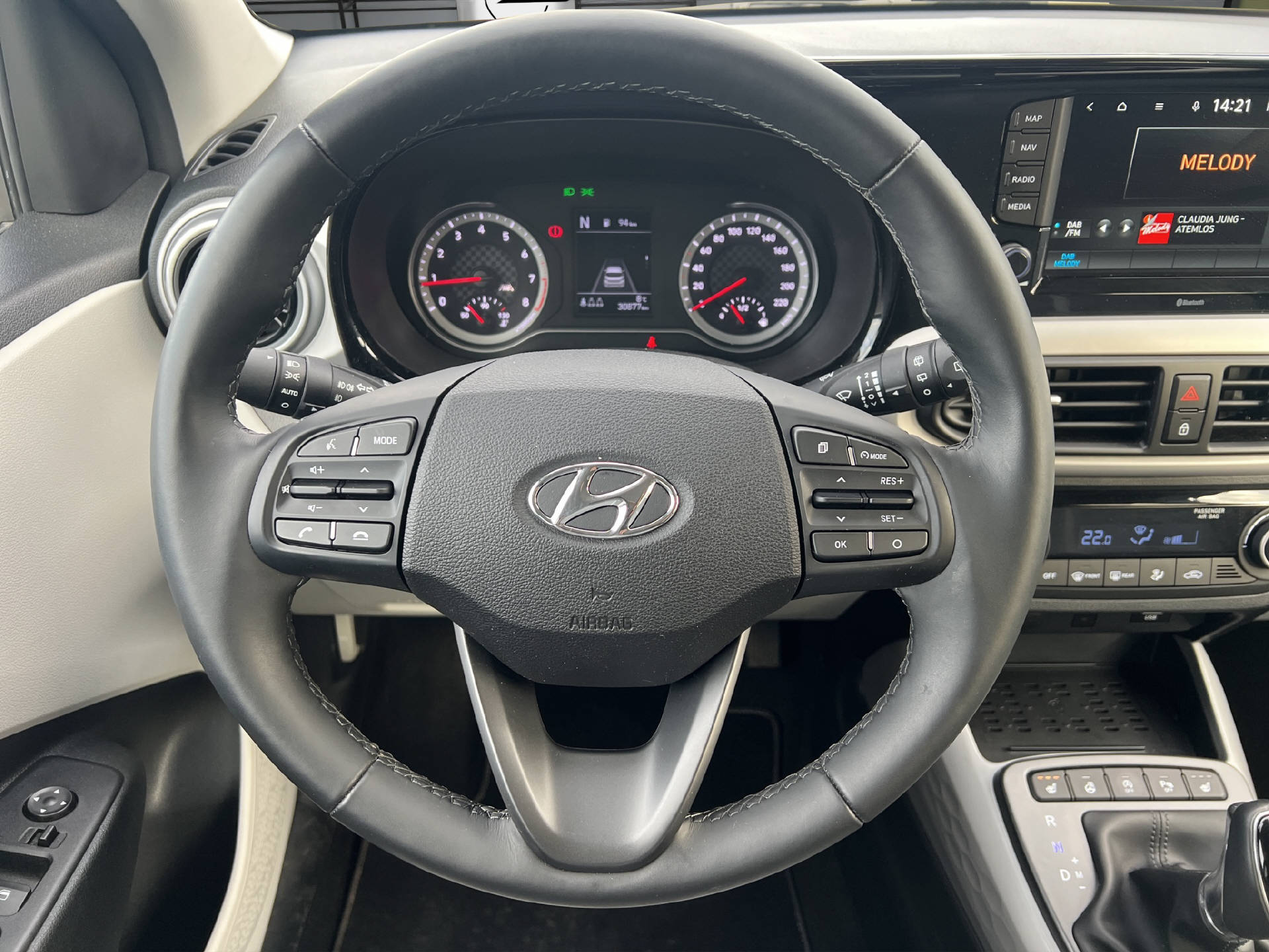 HYUNDAI i10 1.2 Vertex-image-9
