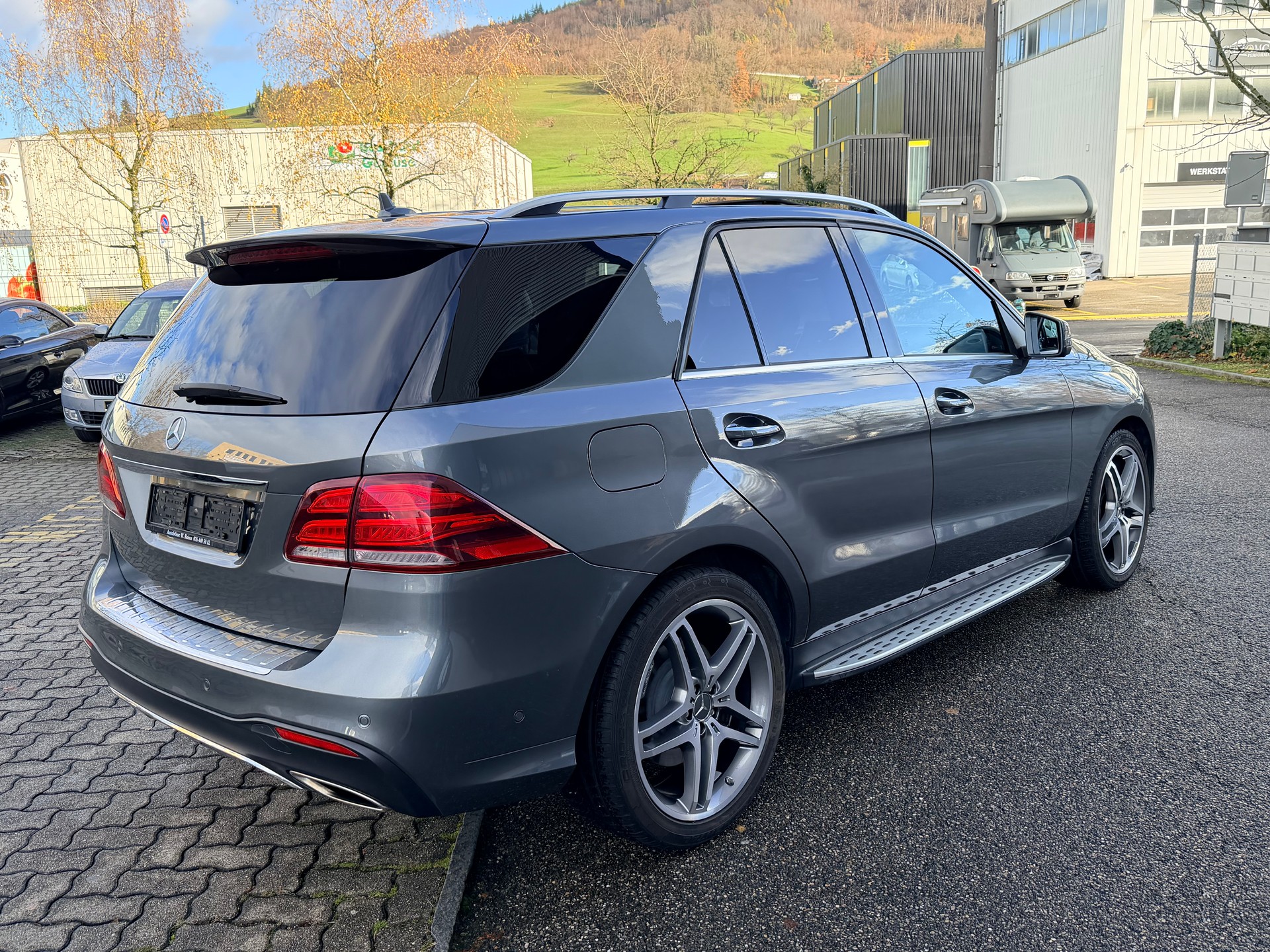 MERCEDES-BENZ GLE 500 Executive 4Matic 9G-Tronic-showroom-element-2