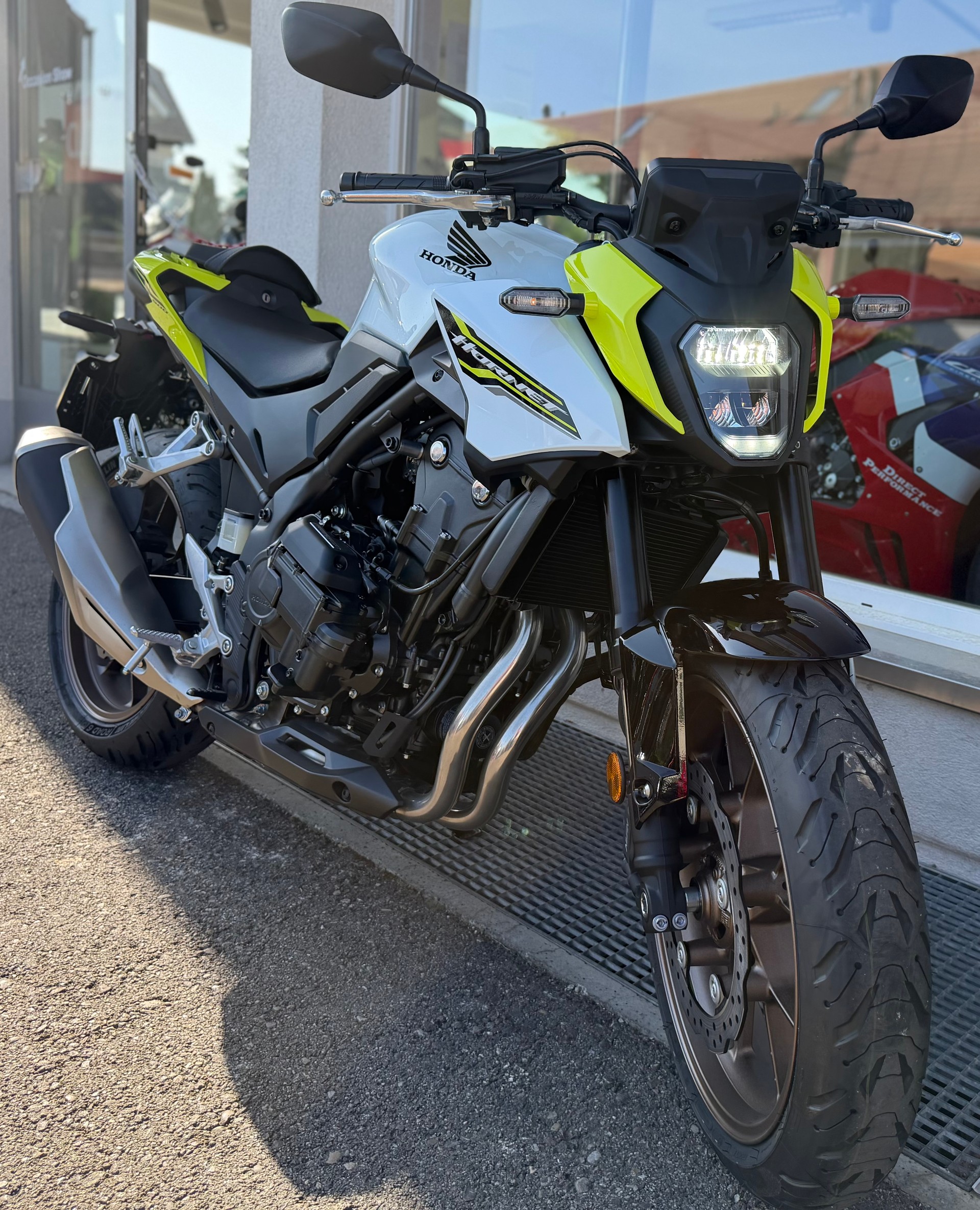 HONDA CB 500 Hornet NEW * E-Clutch * 2026-showroom-element-2