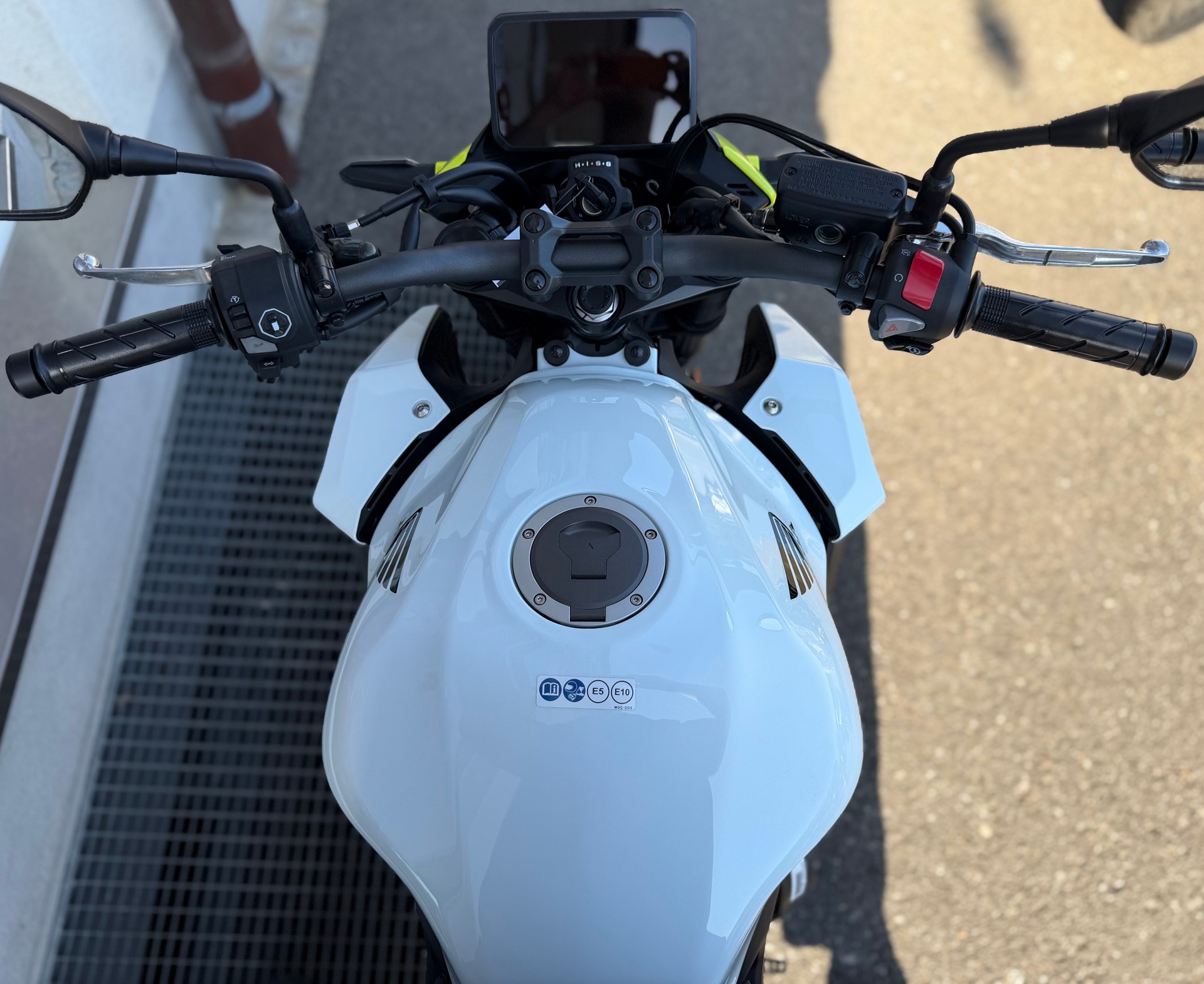 HONDA CB 500 Hornet NEW * E-Clutch * 2026-image-8