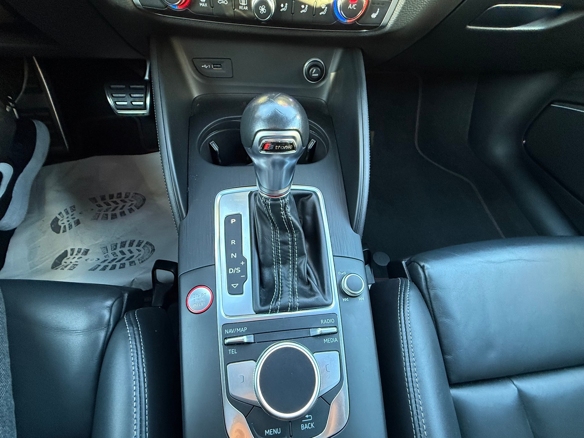 AUDI S3 Sportback 2.0 TFSI quattro S-tronic-image-11