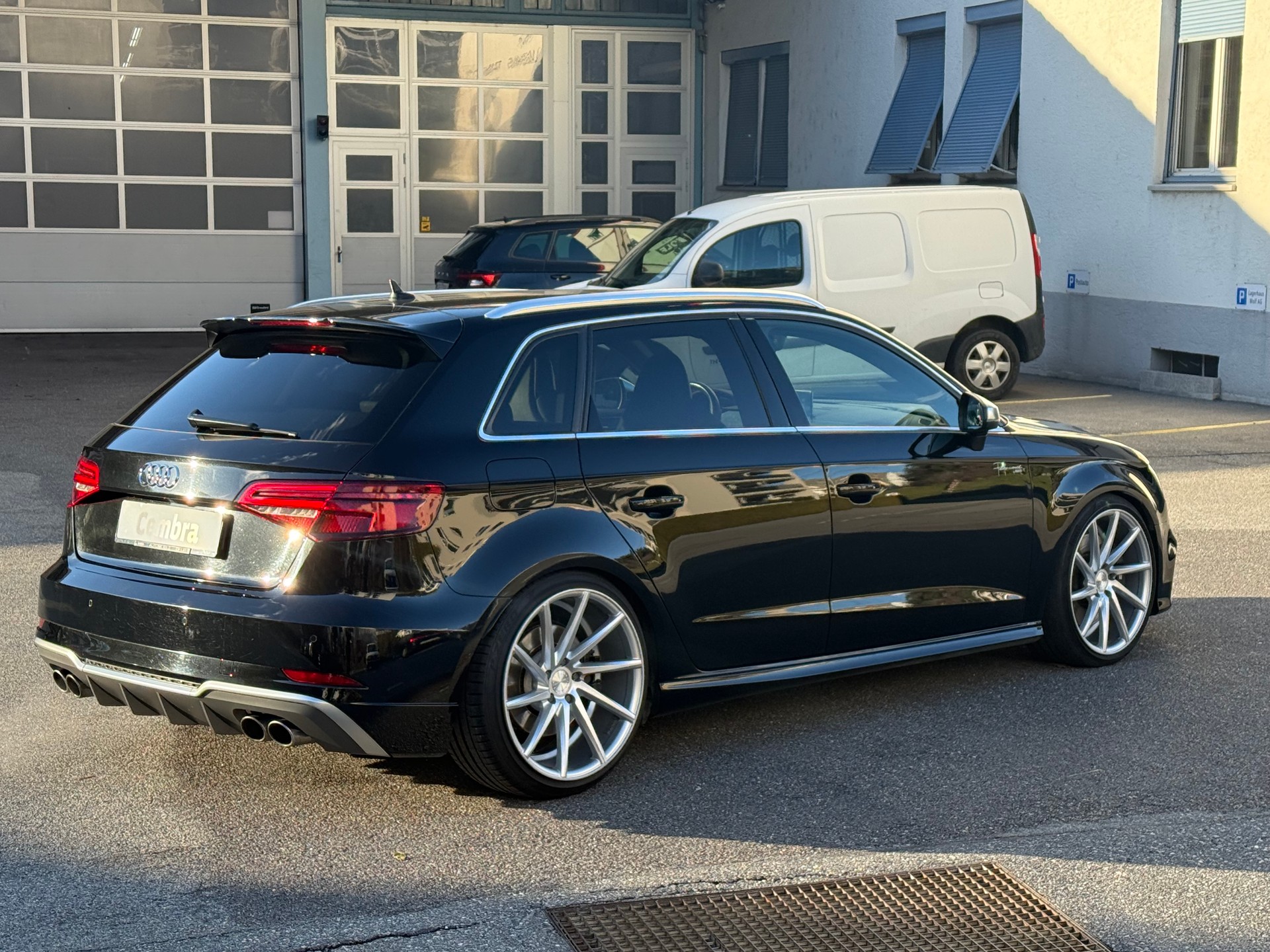 AUDI S3 Sportback 2.0 TFSI quattro S-tronic-image-2