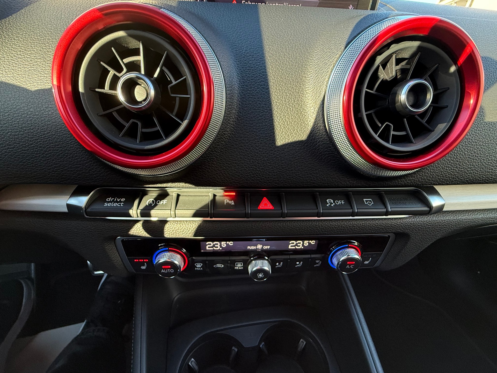 AUDI S3 Sportback 2.0 TFSI quattro S-tronic-image-10