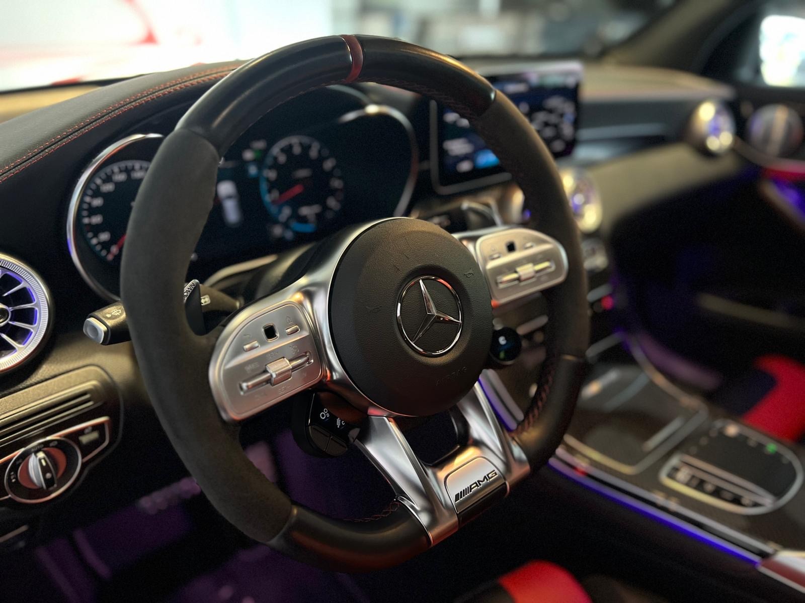 MERCEDES-BENZ GLC 63 S AMG Edition 1 4Matic+ 9G-Tronic-image-21
