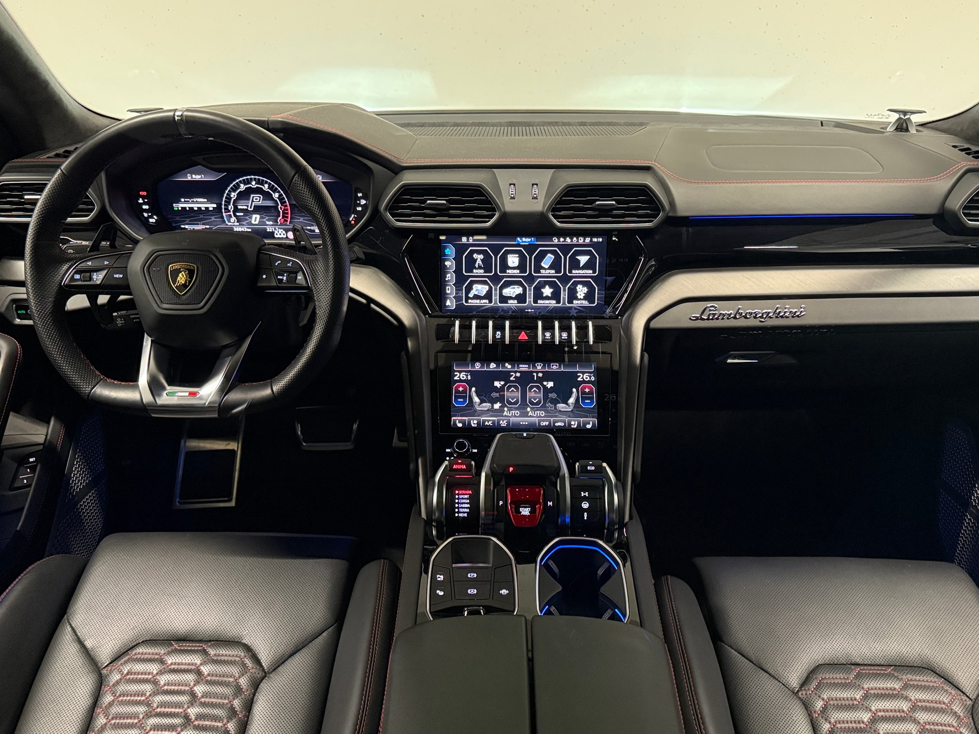 LAMBORGHINI Urus E-Gear | CH-Fzg. | 1. Hand | Top Ausstattung-image-11