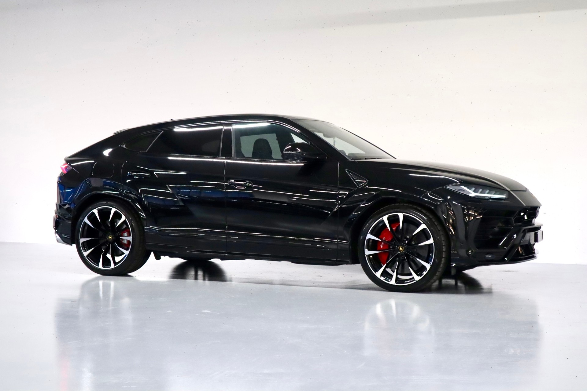 LAMBORGHINI Urus E-Gear | CH-Fzg. | 1. Hand | Top Ausstattung-image-7