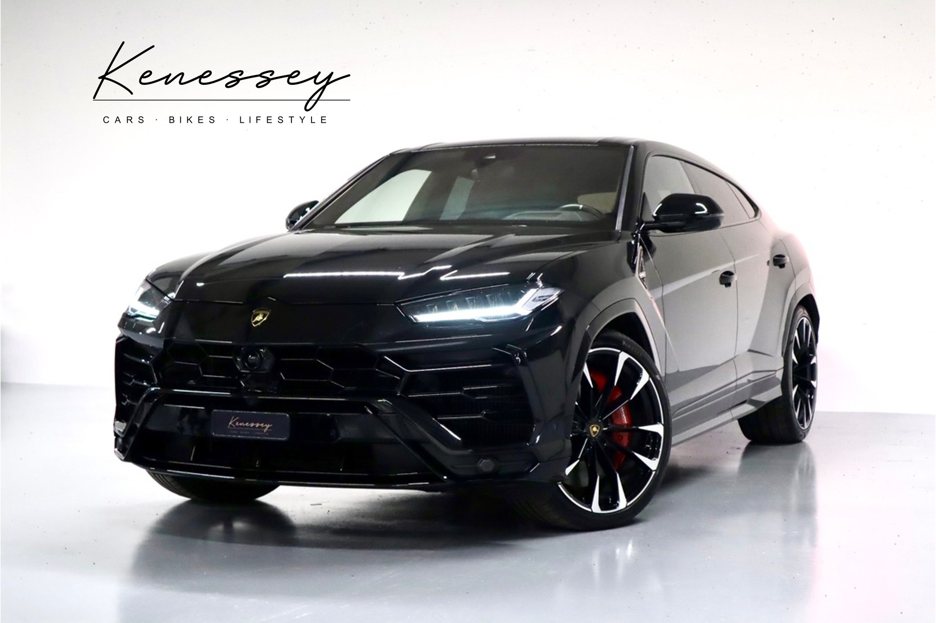 LAMBORGHINI Urus E-Gear | CH-Fzg. | 1. Hand | Top Ausstattung