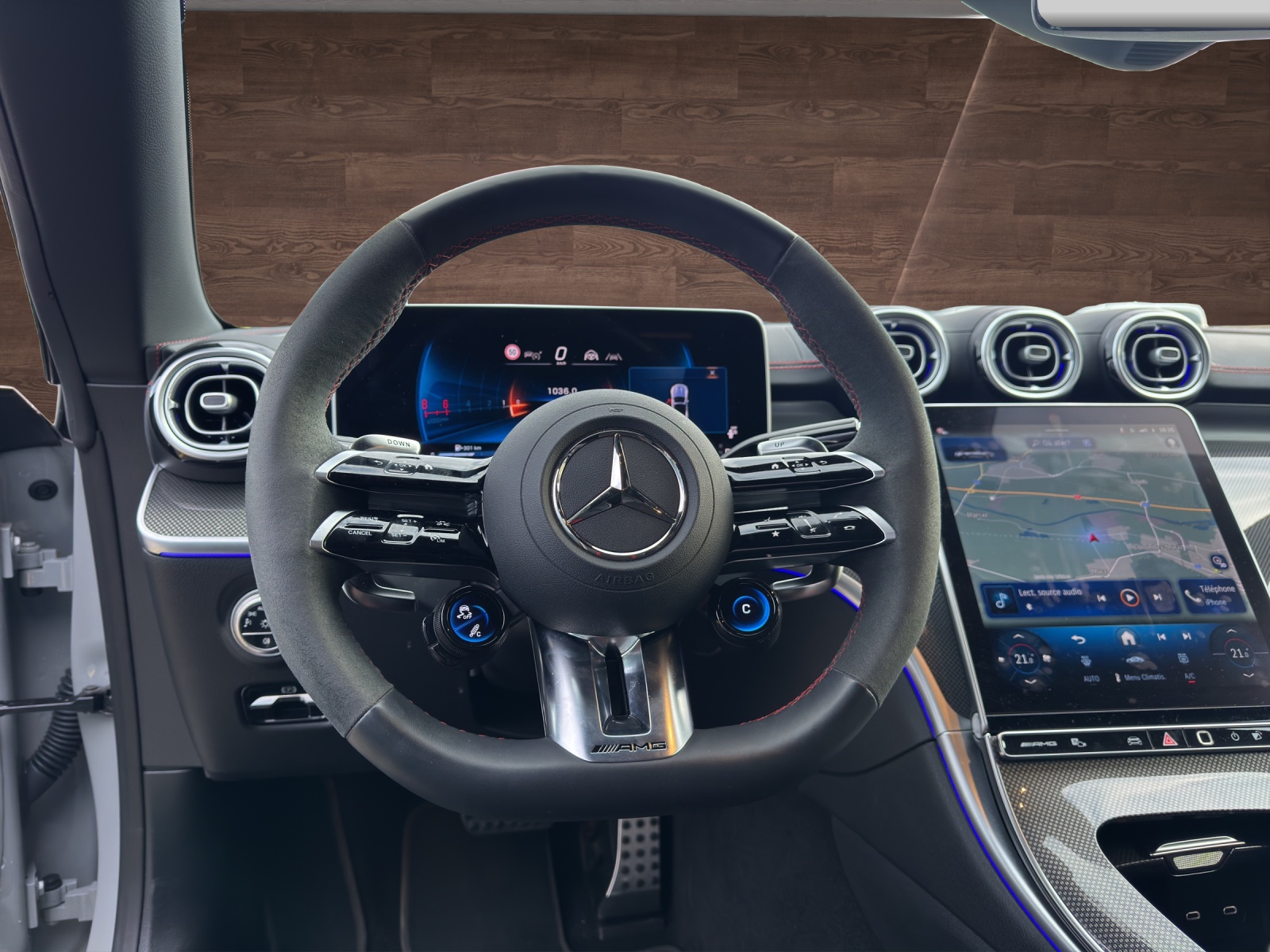 MERCEDES-BENZ CLE AMG 53 Cabrio 4Matic+ 9G-Tronic-image-9