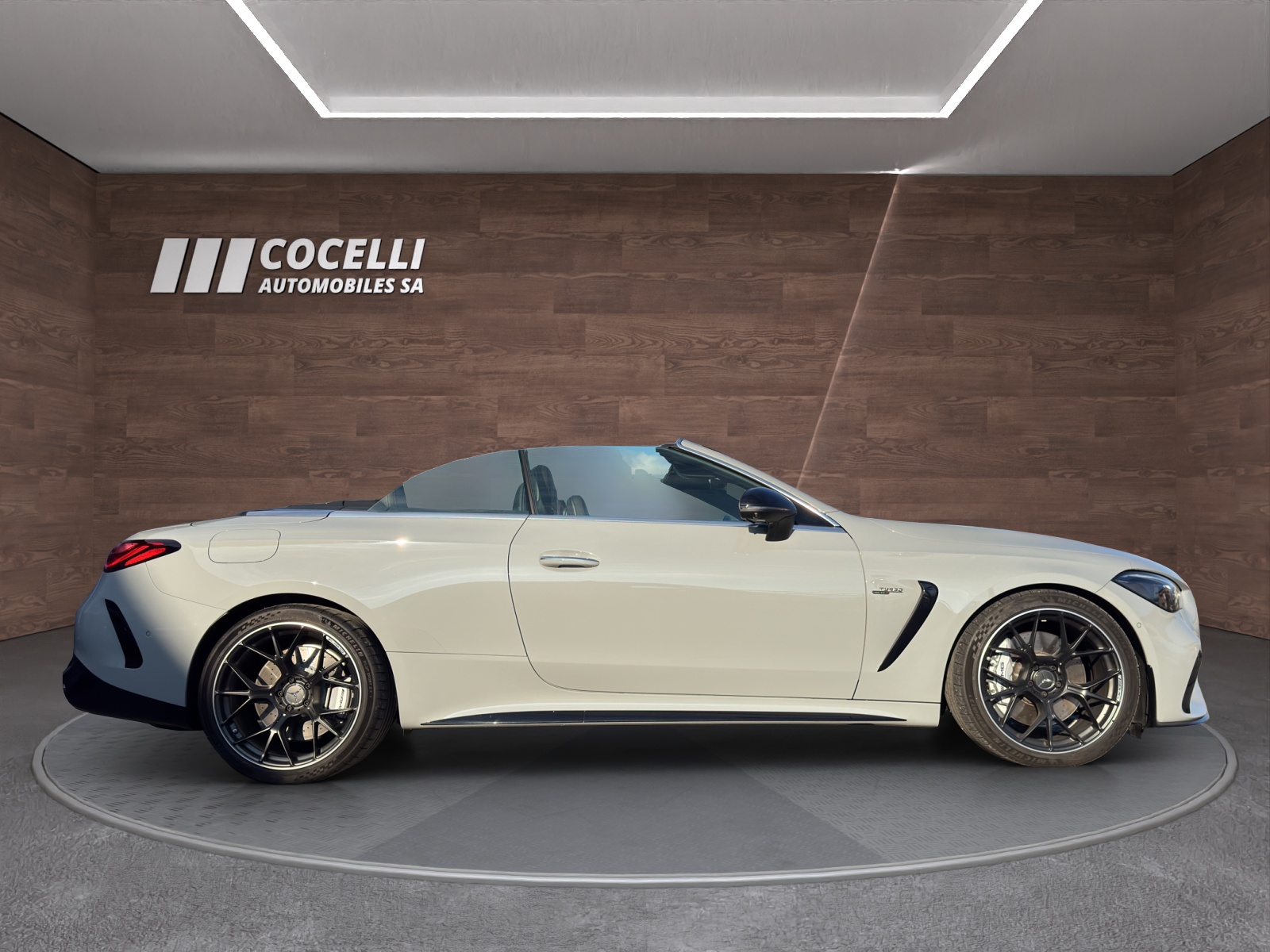 MERCEDES-BENZ CLE AMG 53 Cabrio 4Matic+ 9G-Tronic-image-15