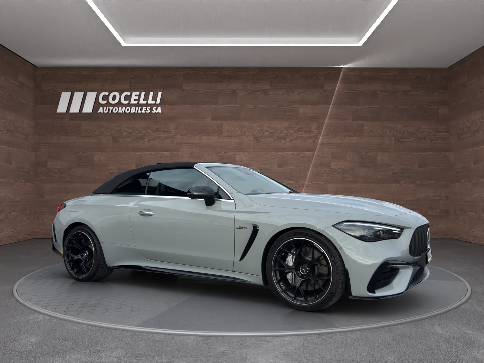 MERCEDES-BENZ CLE AMG 53 Cabrio 4Matic+ 9G-Tronic-image-2