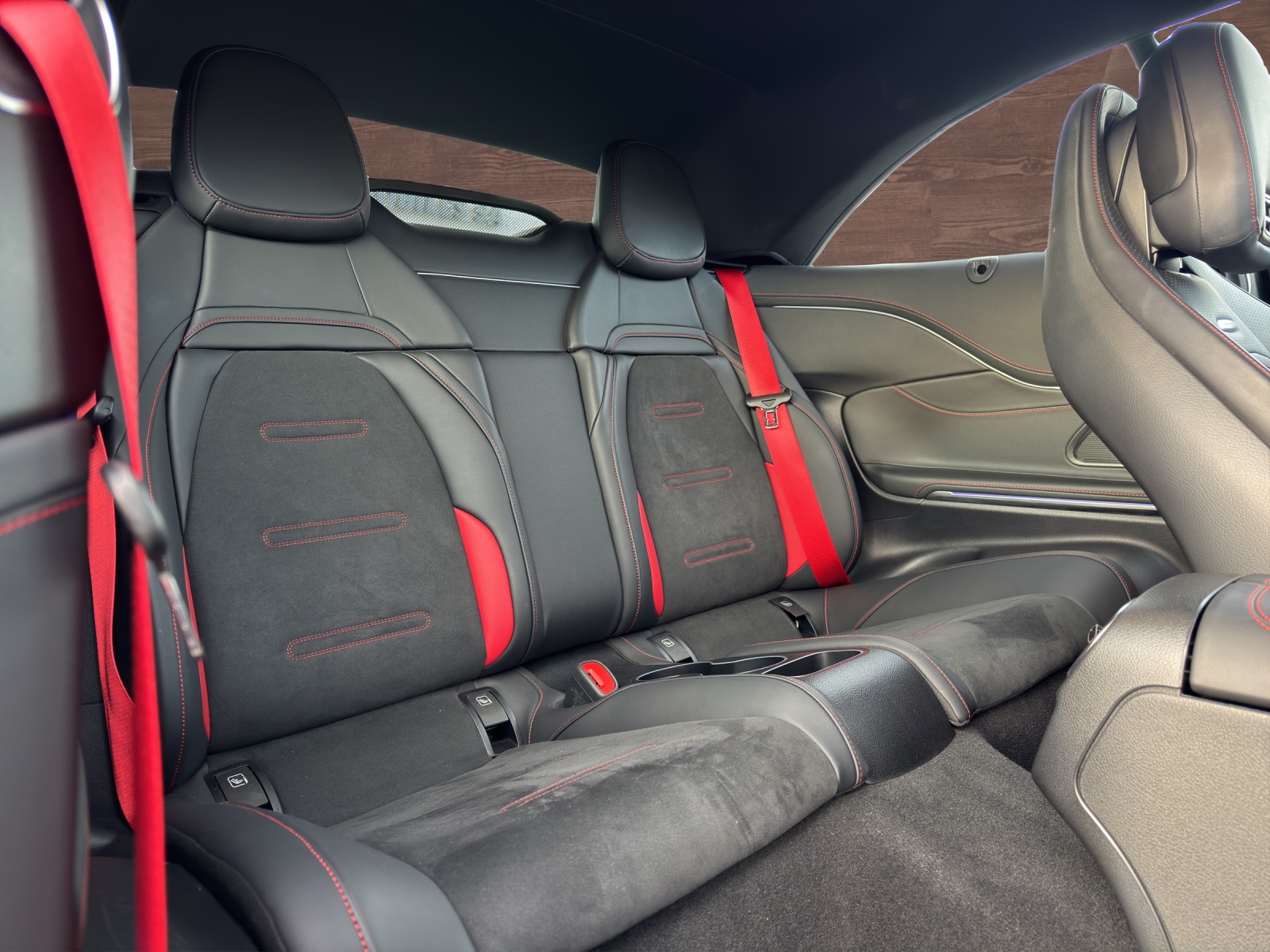 MERCEDES-BENZ CLE AMG 53 Cabrio 4Matic+ 9G-Tronic-image-12