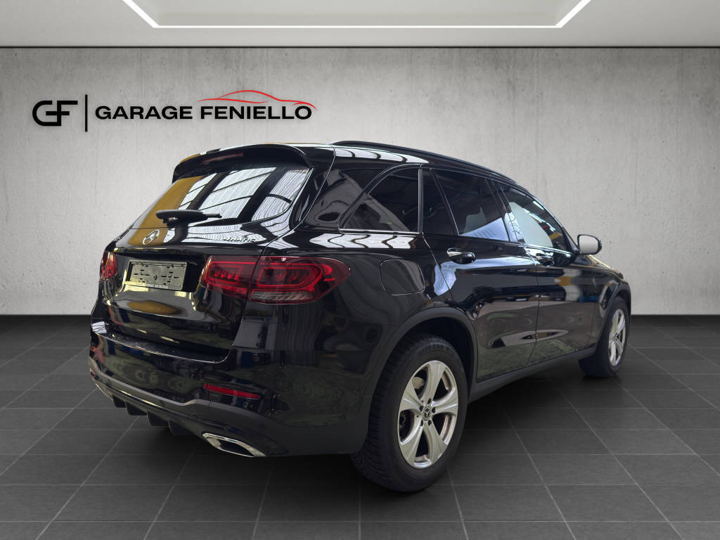 MERCEDES-BENZ GLC 300 AMG Line 4m-image-6