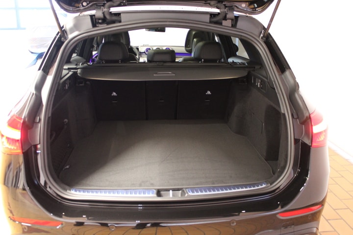 MERCEDES-BENZ C 220 d 4Matic Kombi AMG Line Swiss Star-showroom-element-3