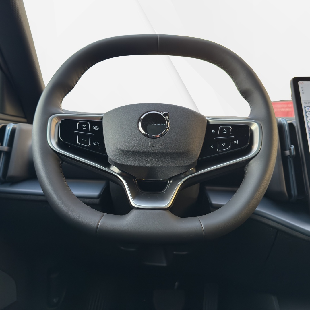 VOLVO EX30 E60 69kWh Twin Ultra-image-14