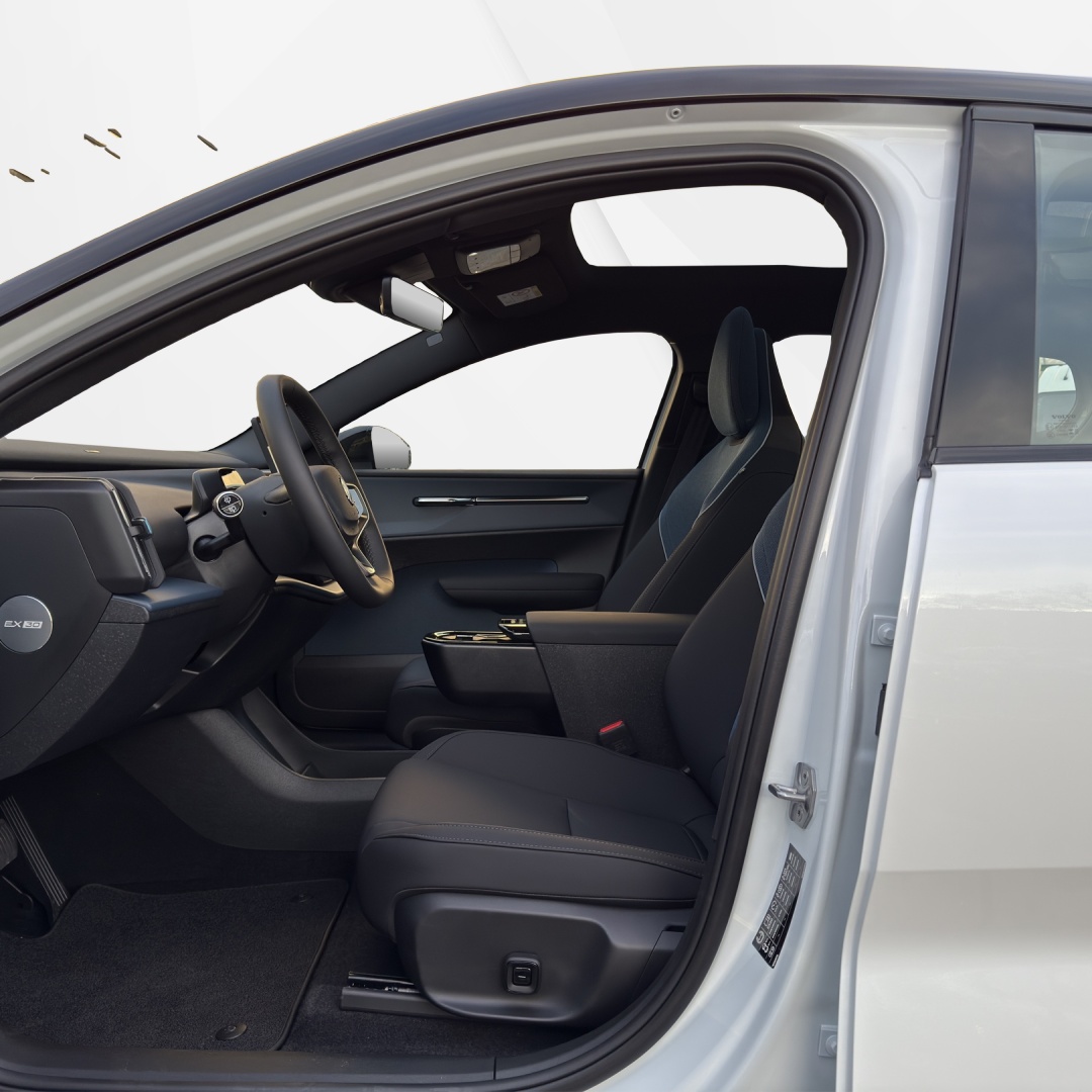 VOLVO EX30 E60 69kWh Twin Ultra-image-8