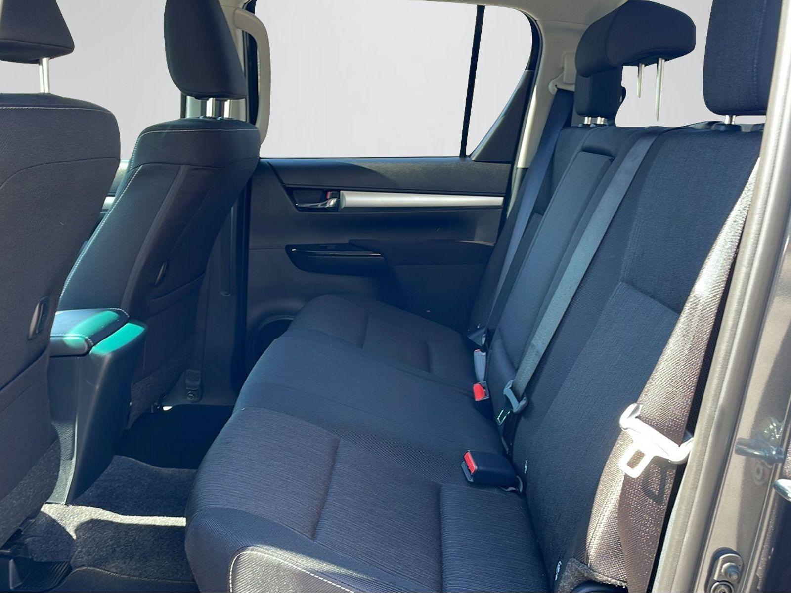 TOYOTA Hilux Double Cab.-Pick-up 2.8 D-4D MHEV 204 Style-image-8