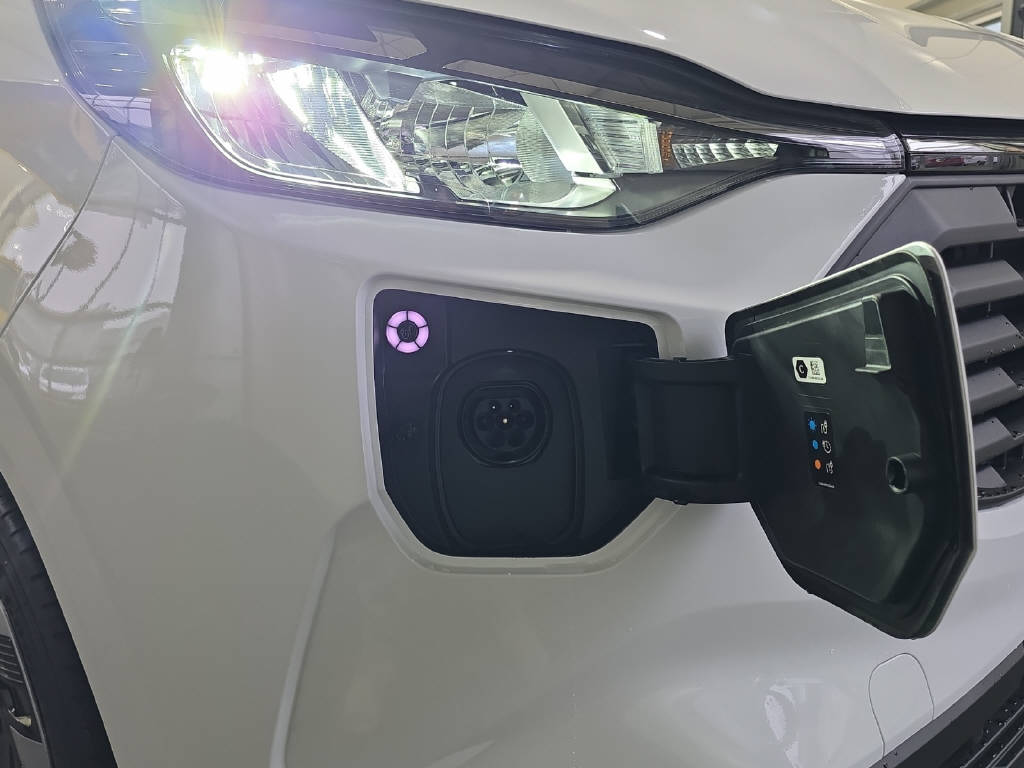 FORD Transit Custom Van 320 L1 2.5 Duratec 233 PS Trend PHEV-image-17