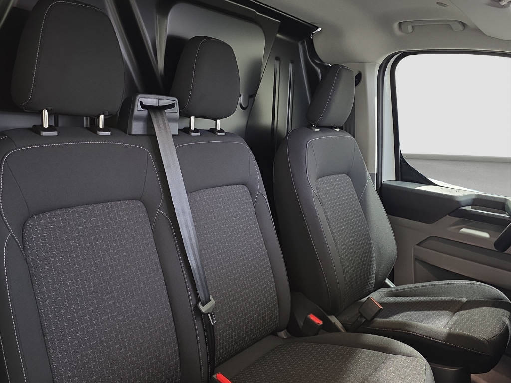 FORD Transit Custom Van 320 L1 2.5 Duratec 233 PS Trend PHEV-image-15