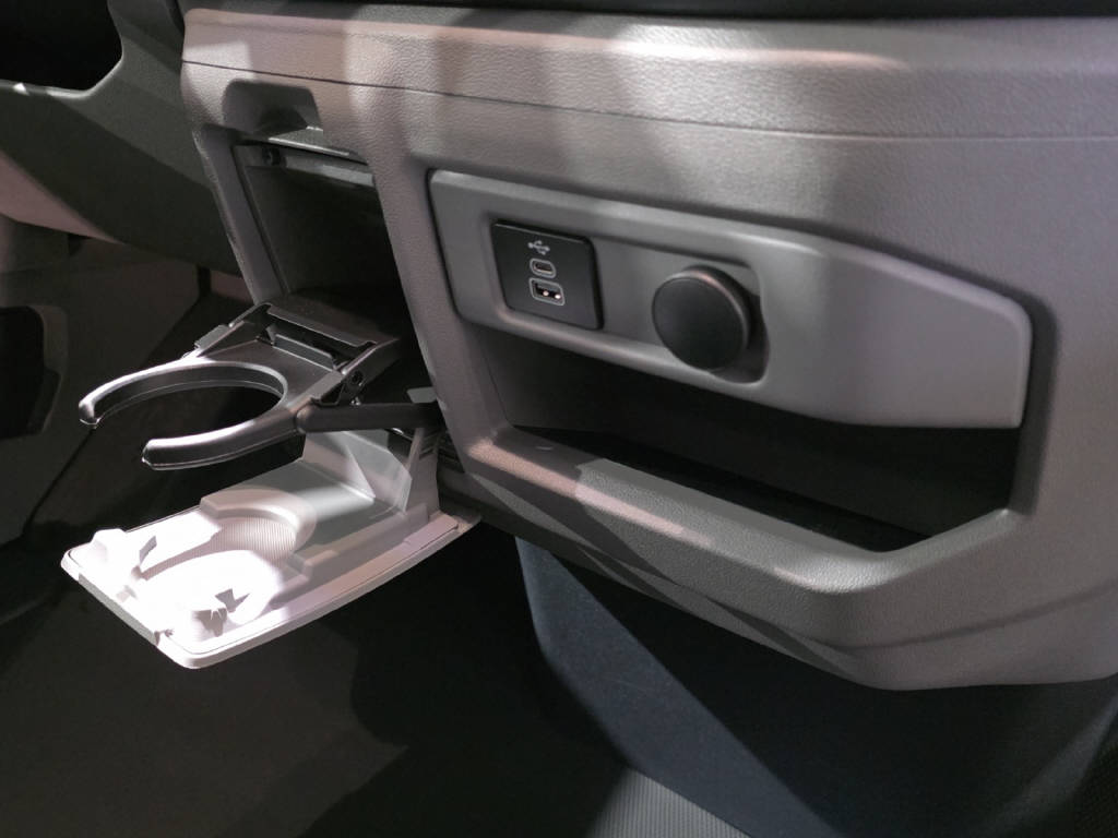 FORD Transit Custom Van 320 L1 2.5 Duratec 233 PS Trend PHEV-image-14
