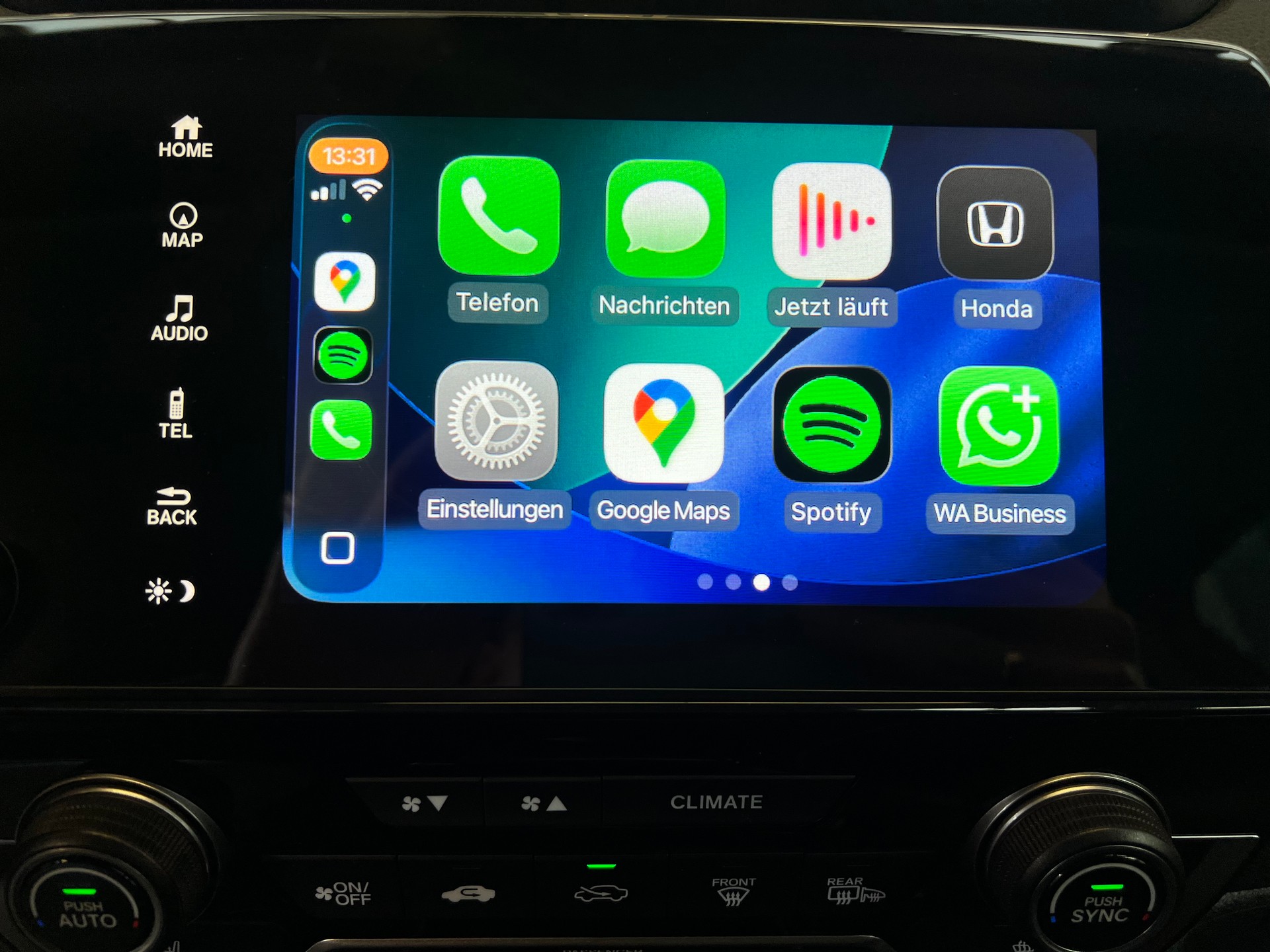 HONDA CR-V 1.5 i-VTEC Executive 4WD Automatic-image-6
