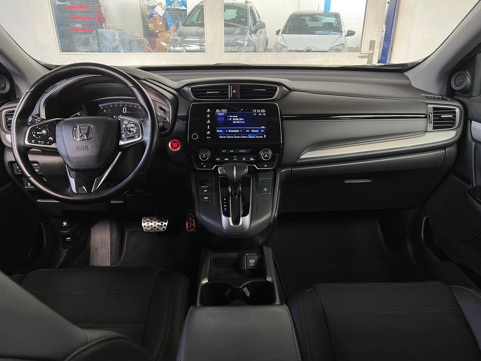 HONDA CR-V 1.5 i-VTEC Executive 4WD Automatic-image-4