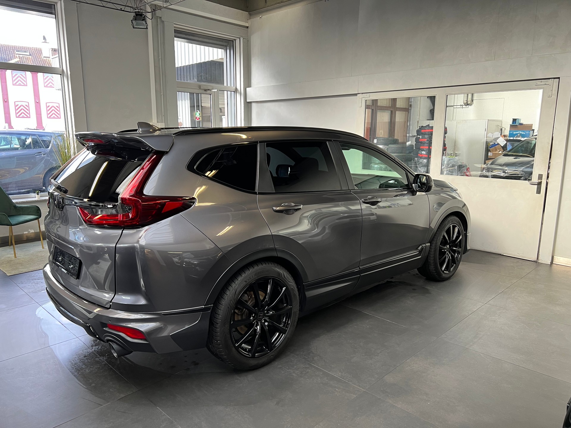 HONDA CR-V 1.5 i-VTEC Executive 4WD Automatic-image-3