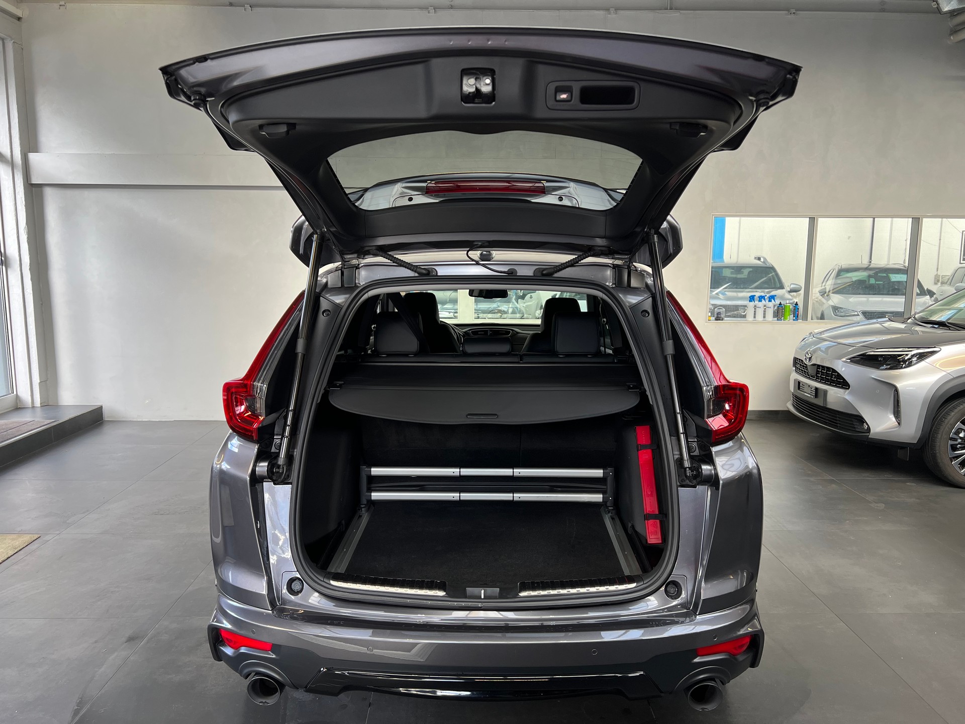 HONDA CR-V 1.5 i-VTEC Executive 4WD Automatic-image-11