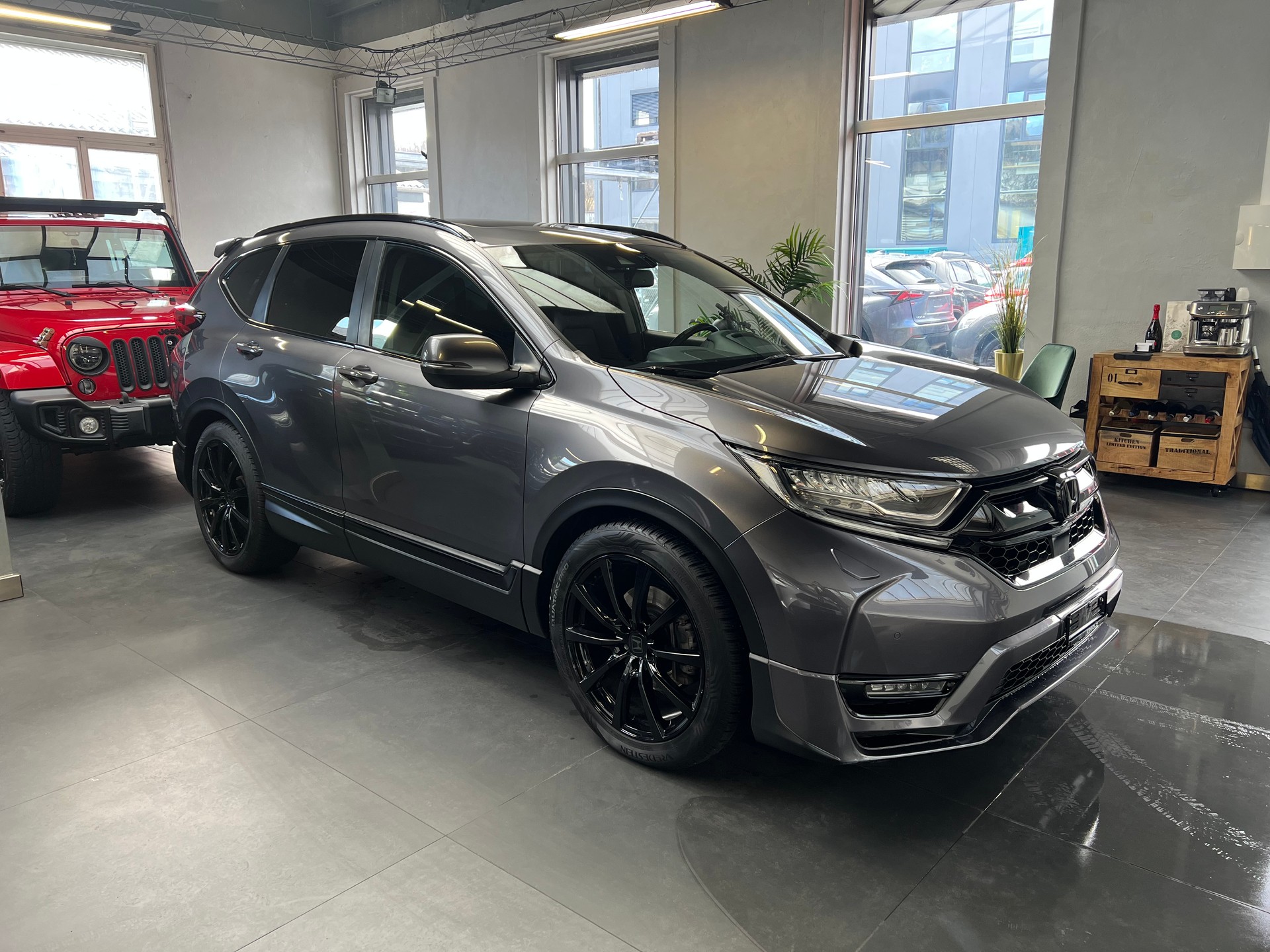 HONDA CR-V 1.5 i-VTEC Executive 4WD Automatic-image-2