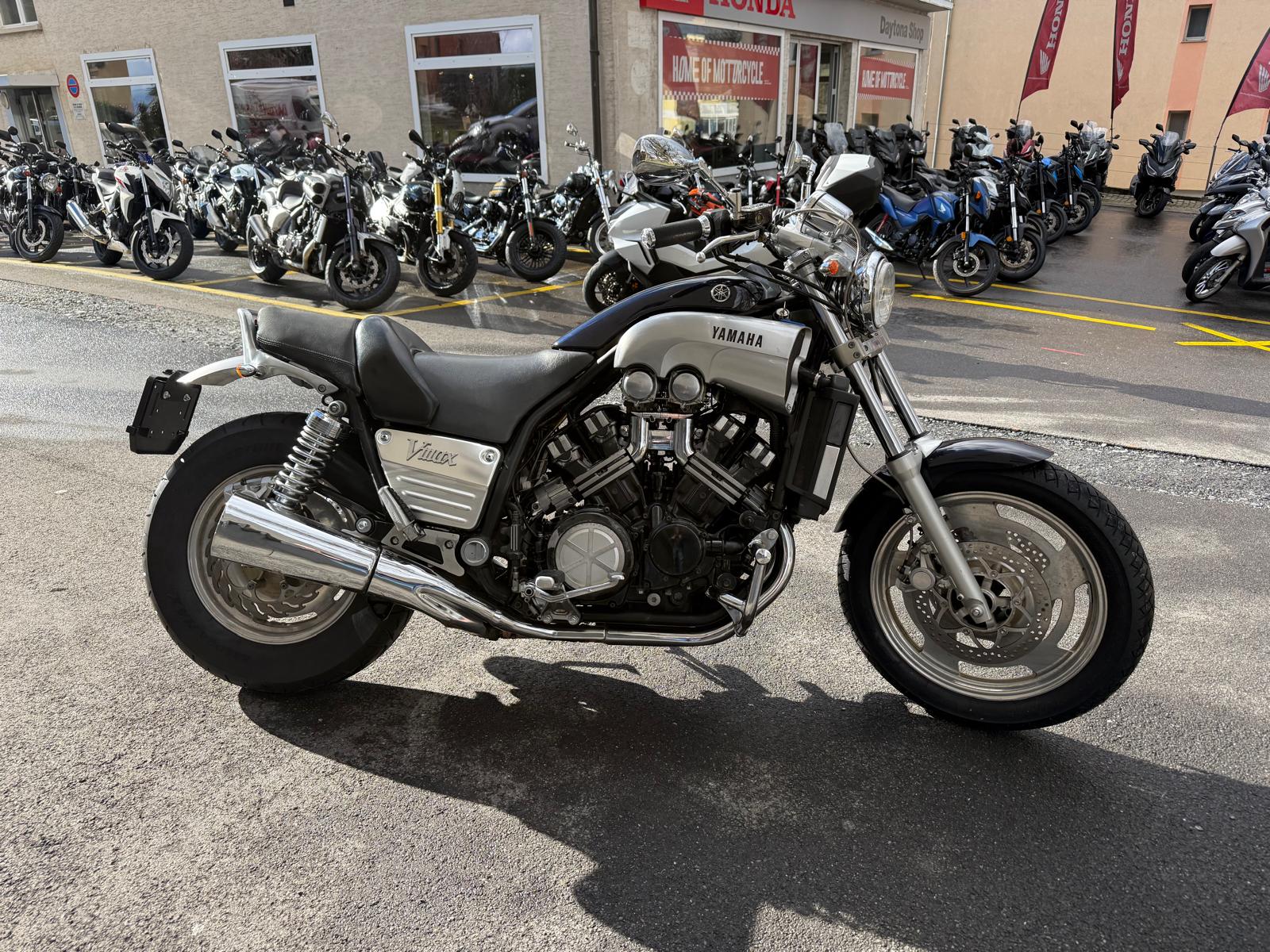 YAMAHA V-Max VMX 1200-showroom-element-3