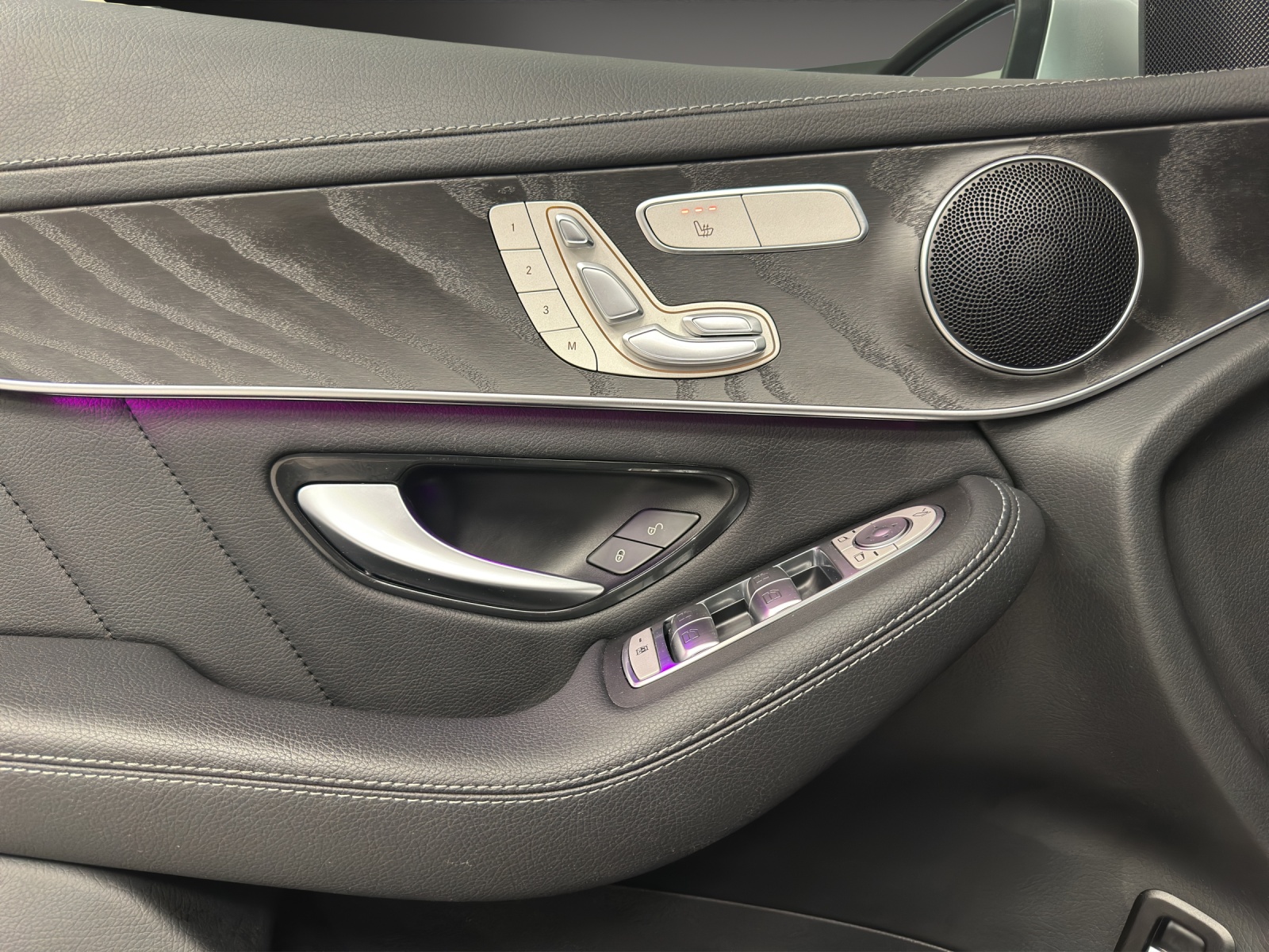 MERCEDES-BENZ GLC 300 de AMG Line 4M A-image-12