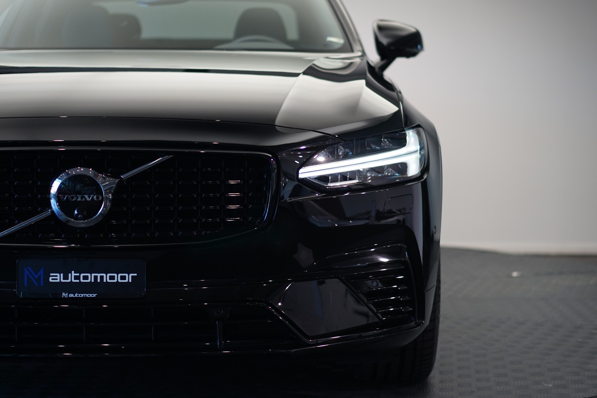 VOLVO S90 T8 eAWD Plug in Hybrid Plus Dark Geartronic-image-9