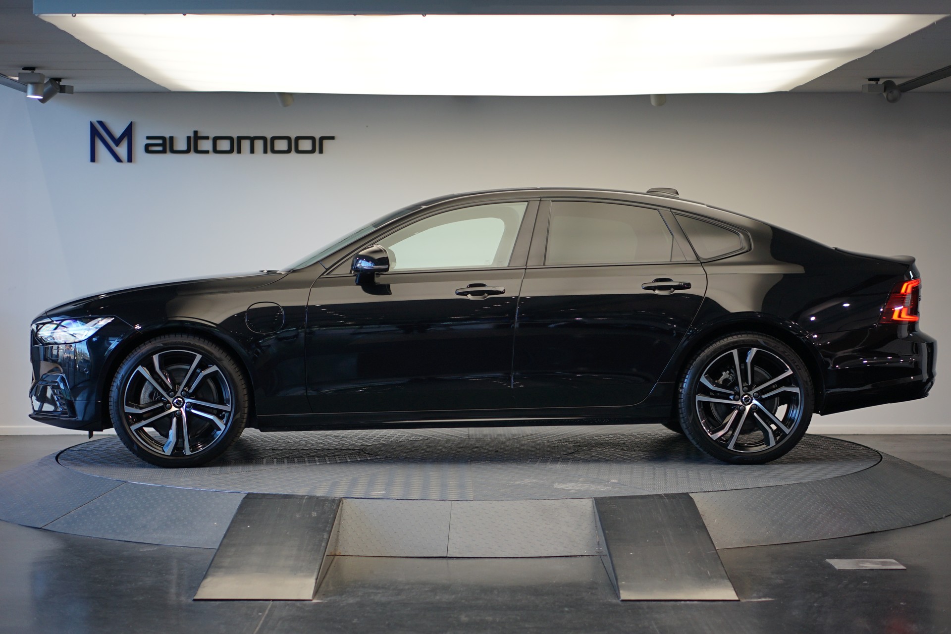VOLVO S90 T8 eAWD Plug in Hybrid Plus Dark Geartronic-image-7
