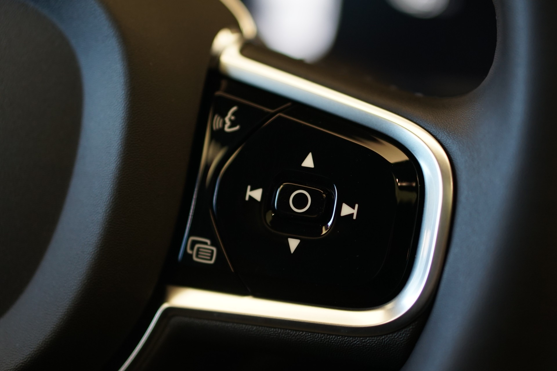 VOLVO S90 T8 eAWD Plug in Hybrid Plus Dark Geartronic-image-33