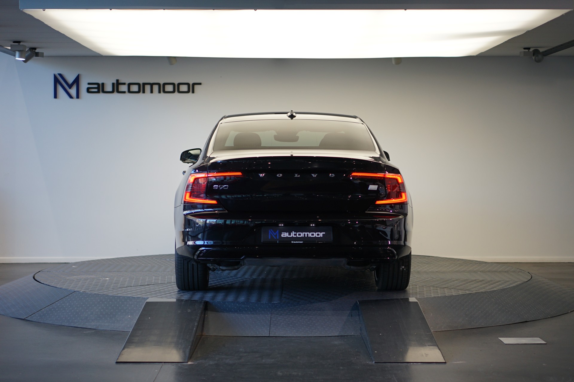 VOLVO S90 T8 eAWD Plug in Hybrid Plus Dark Geartronic-image-5