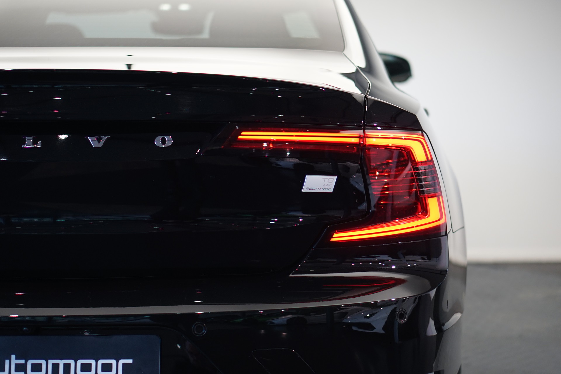 VOLVO S90 T8 eAWD Plug in Hybrid Plus Dark Geartronic-image-10