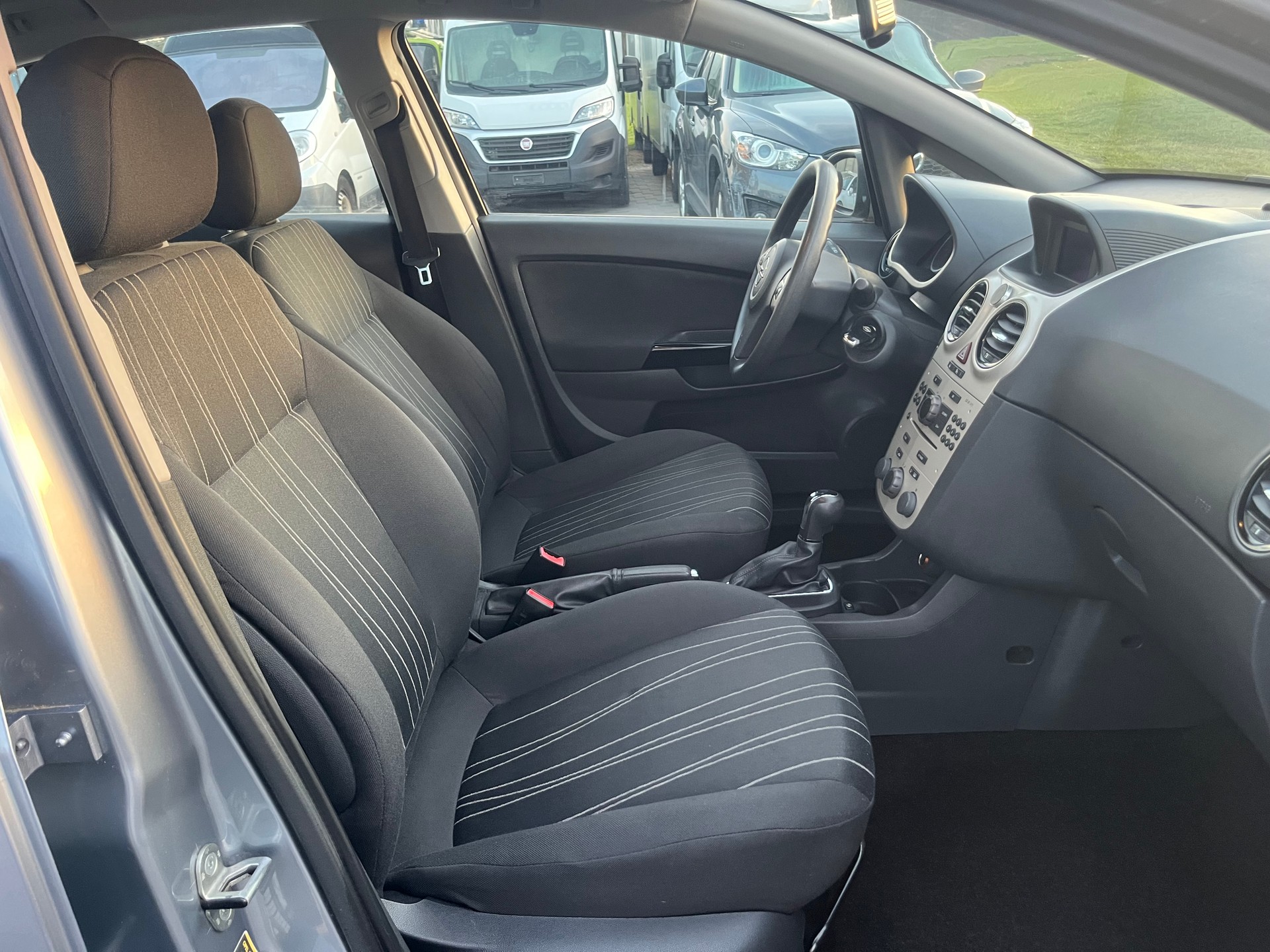 OPEL Corsa 1.4 TP Enjoy-image-14