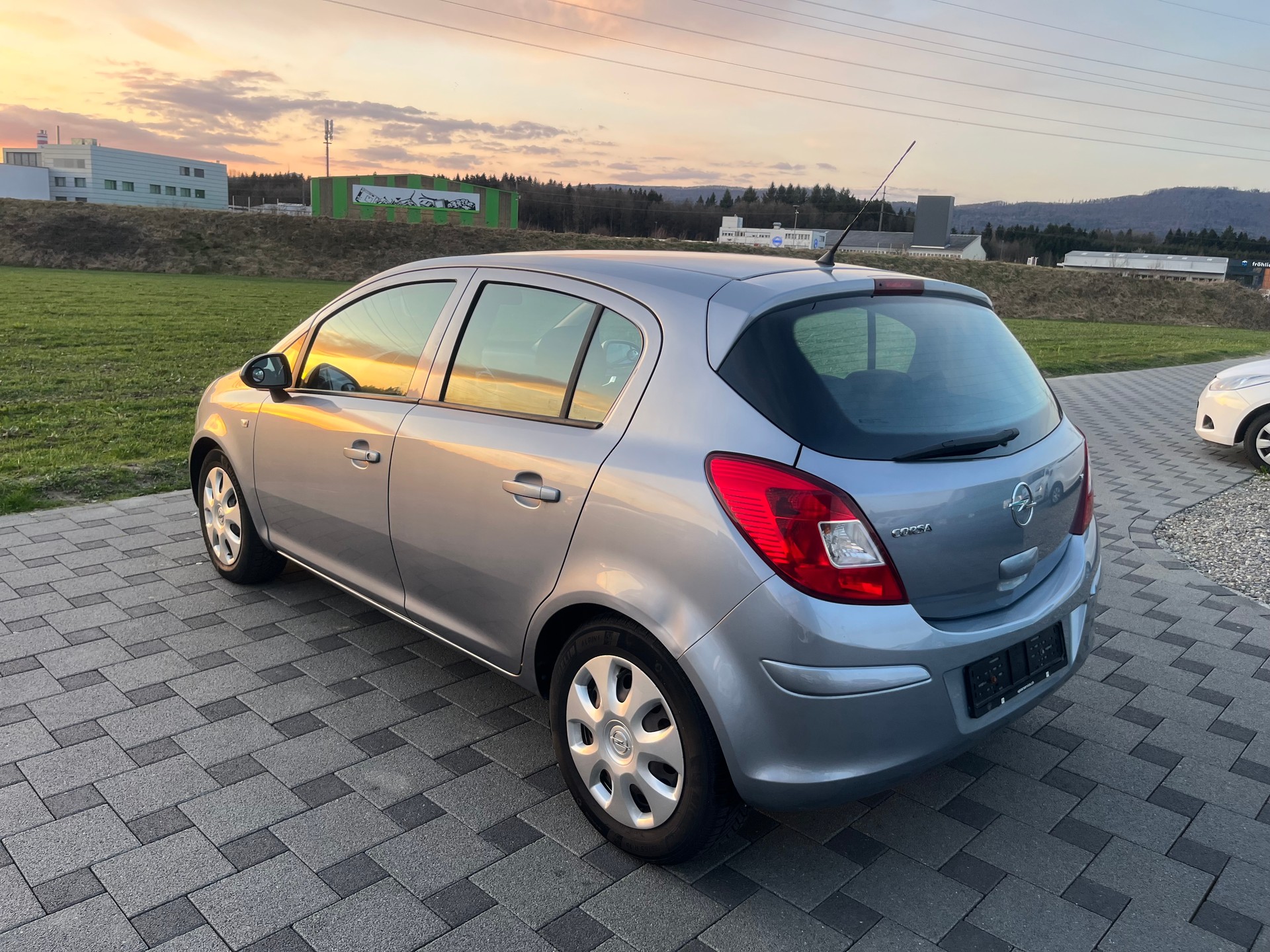 OPEL Corsa 1.4 TP Enjoy-image-4