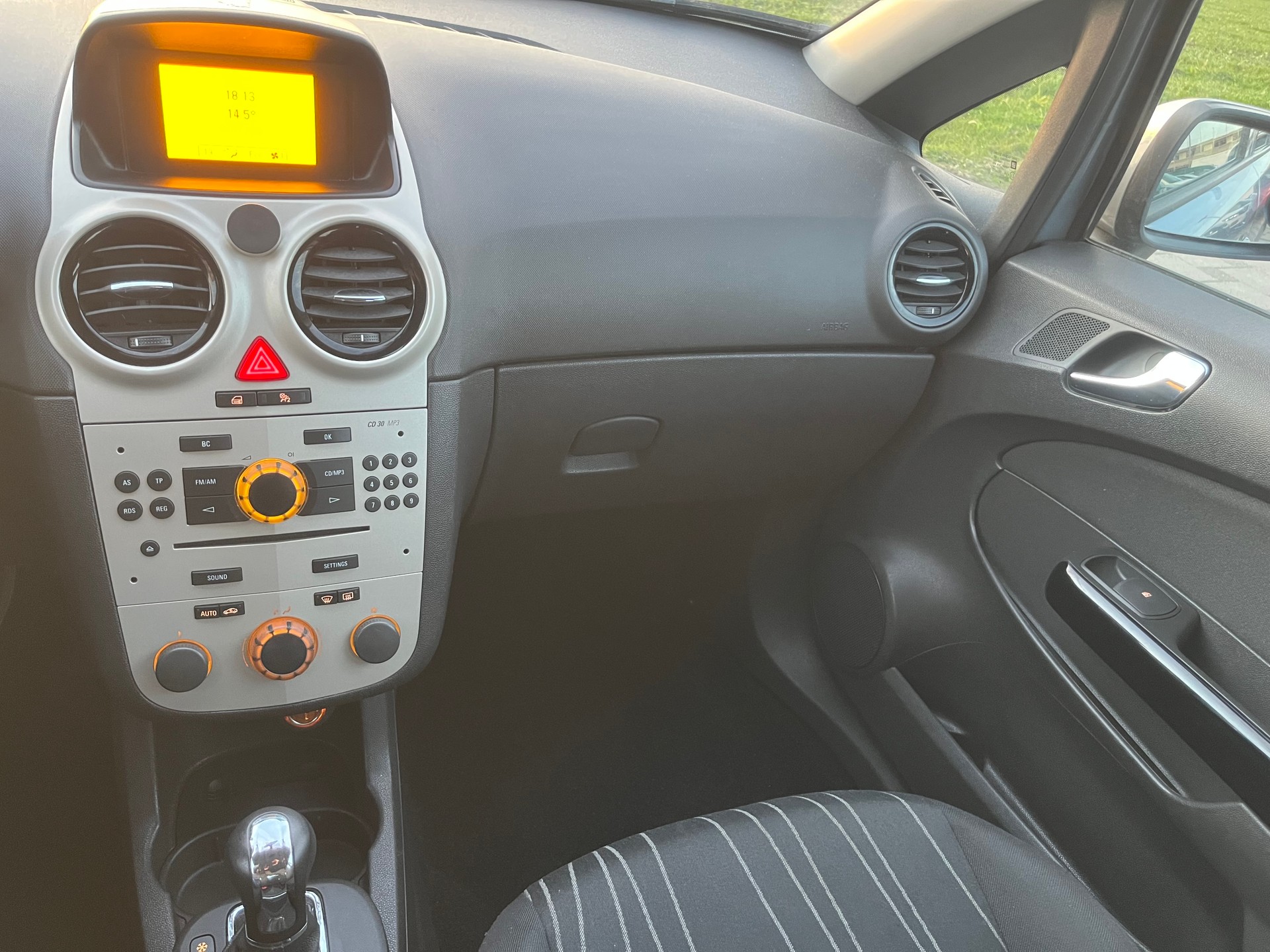 OPEL Corsa 1.4 TP Enjoy-image-13