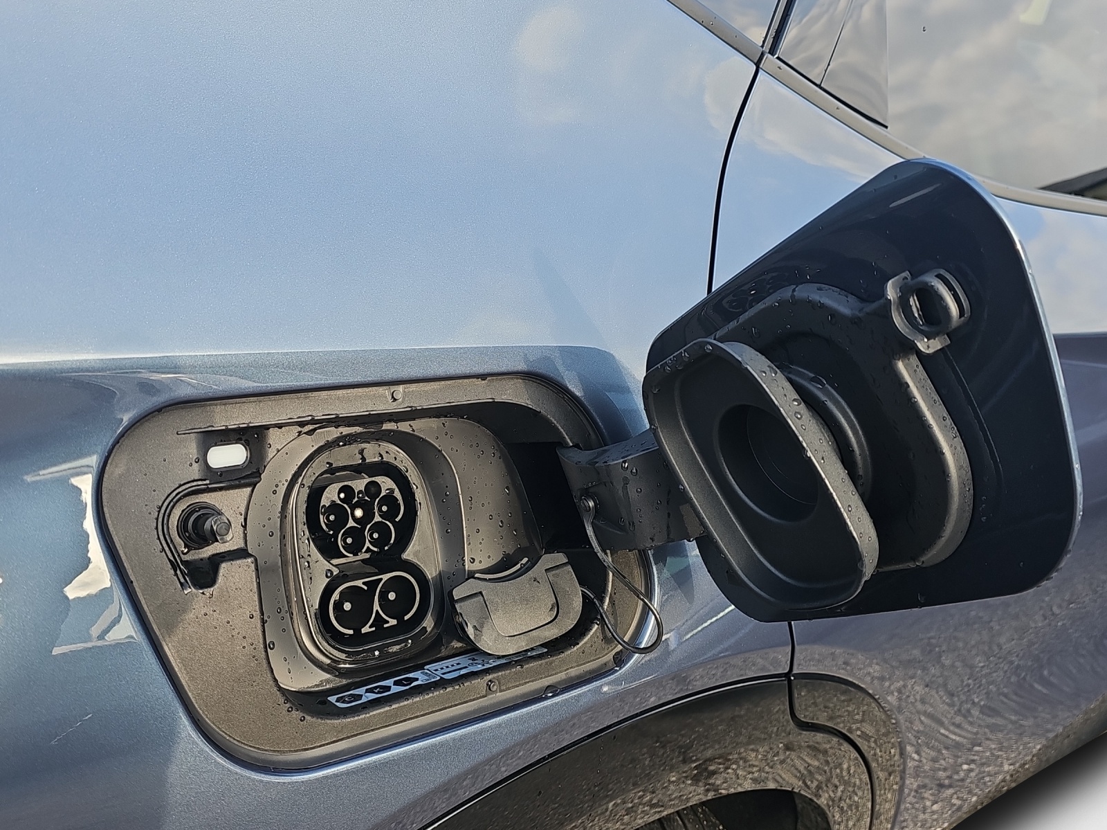 CUPRA Tavascan 77 kWh Edge 4D-image-15