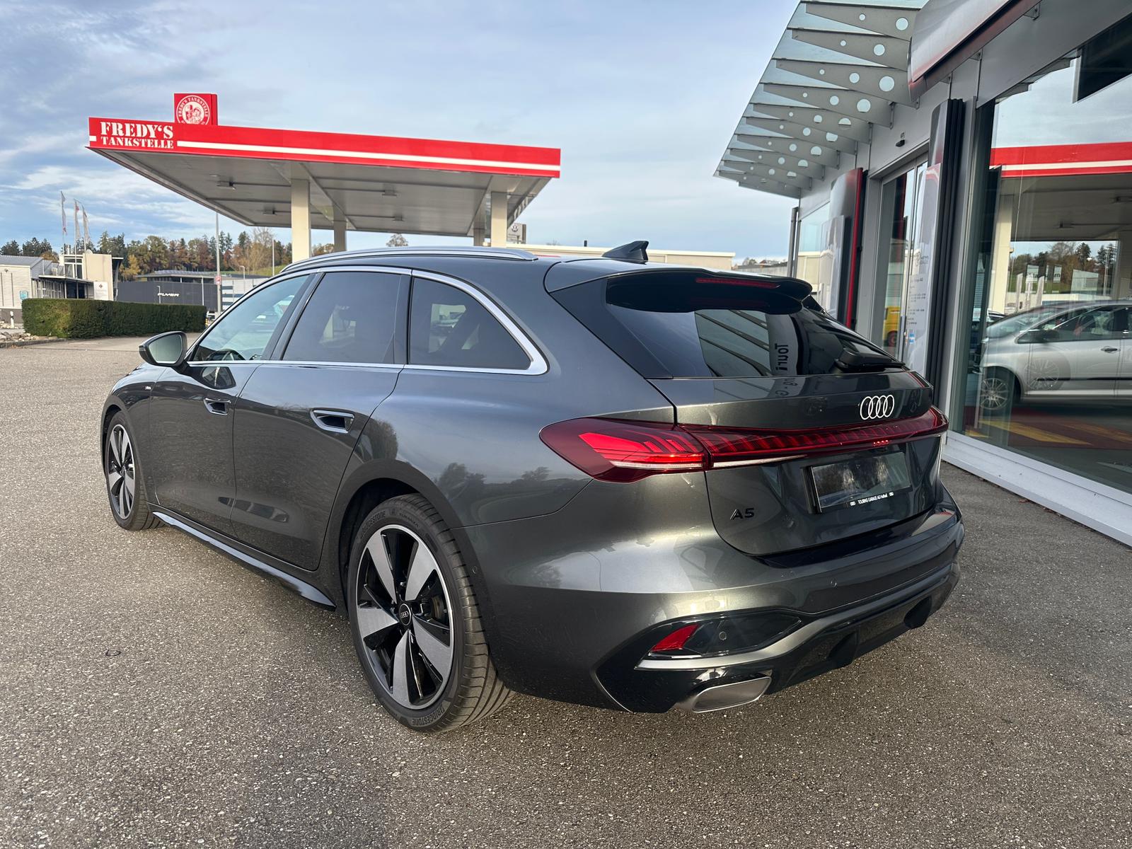 AUDI A5 Avant TFSI 150 kW S tronic-image-2