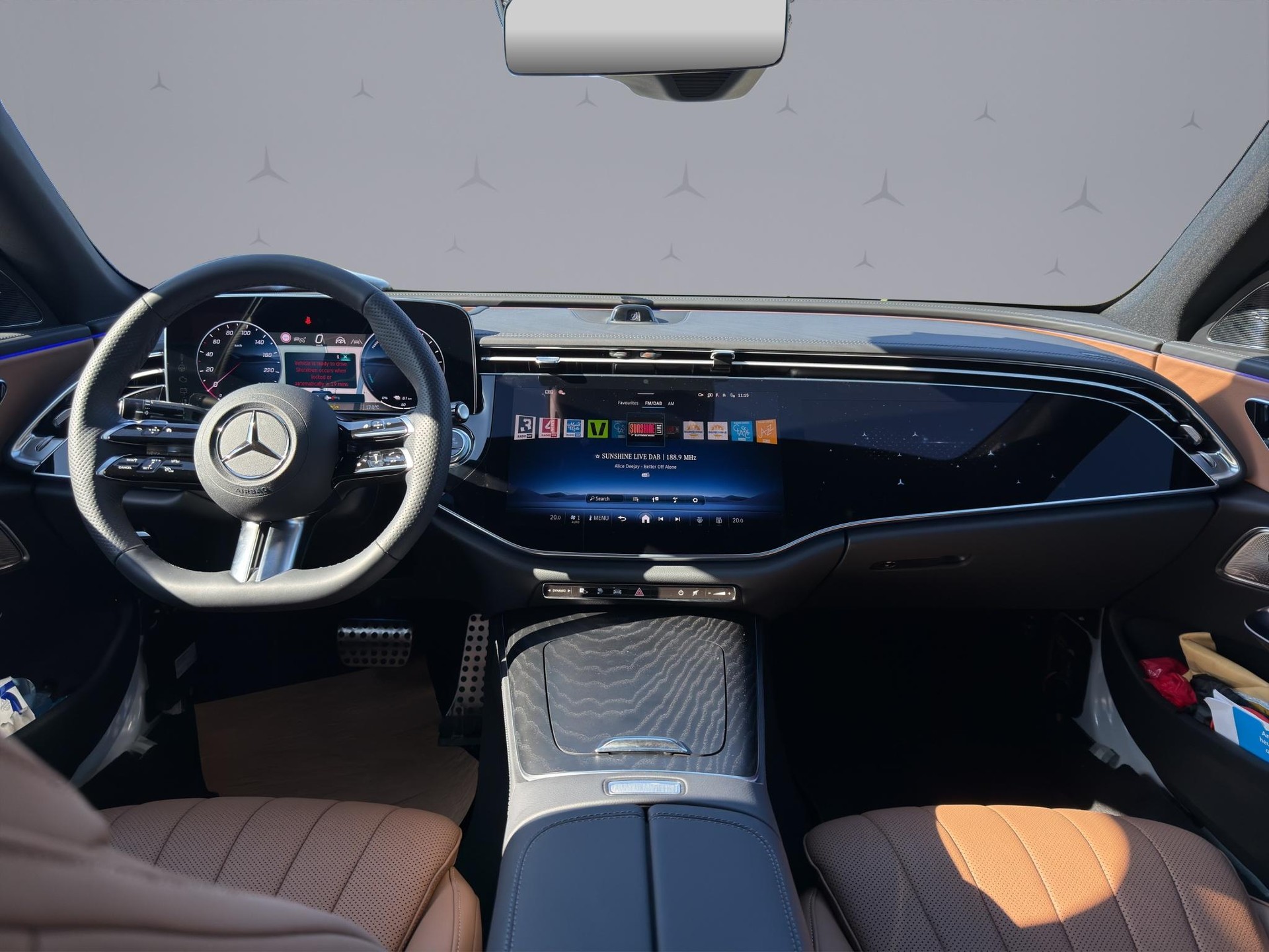 MERCEDES-BENZ E 400 e AMG Line 4matic-image-12