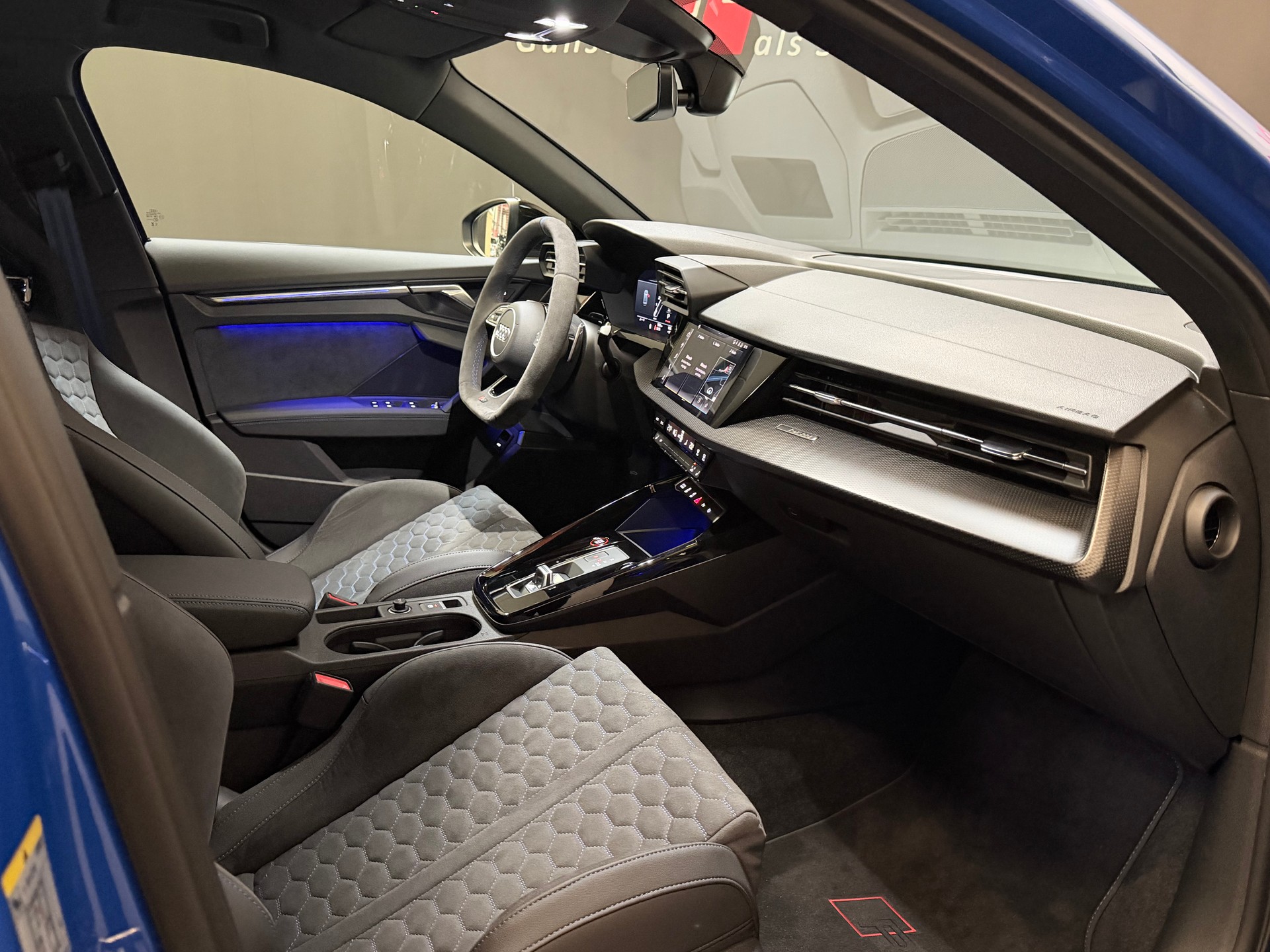 AUDI RS3 Limousine 2.5 TSI Performance quattro S-tronic 1of300-image-20